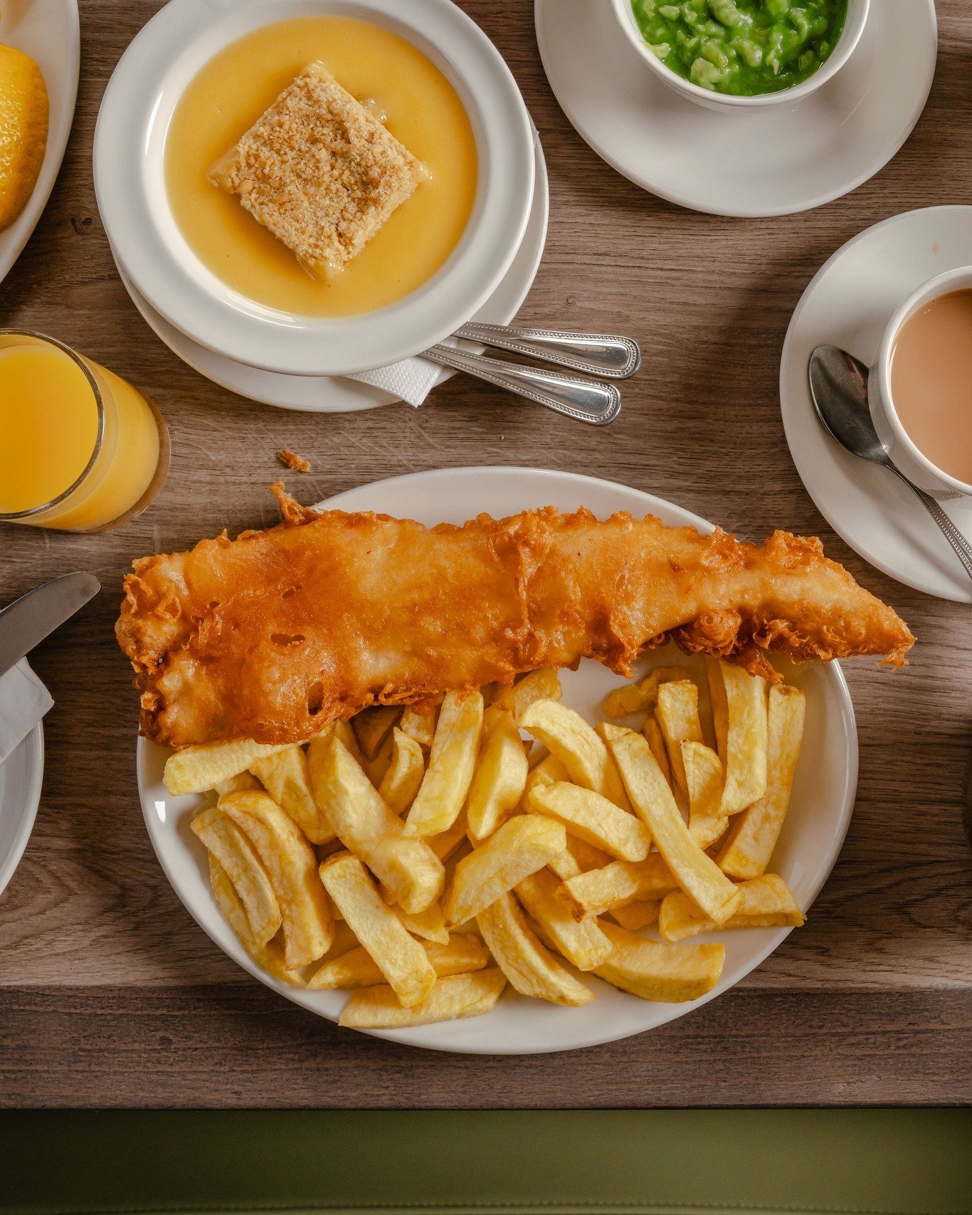 🐋🍟 It&rsquo;s getting hot, it&rsquo;s Bank Holiday Monday, who wants to cook??? Treat yourself to a Whaler this evening! 🍟🐋

#bankholiday #fishandchips #treatyourself