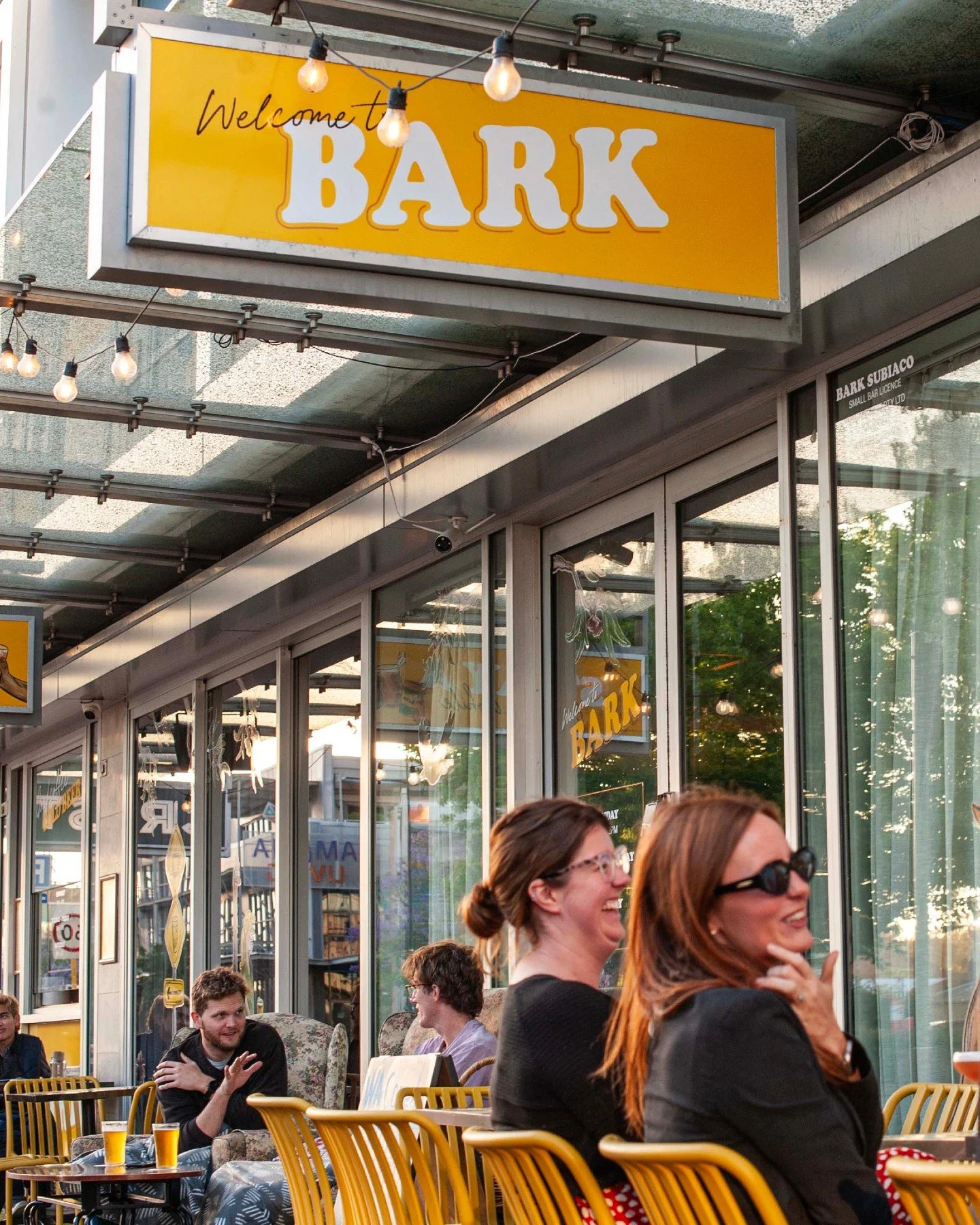 A midweek mood you&rsquo;ll want to linger in 🎶
✨ Live band from 6&ndash;8pm
✨ Wine &amp; chef&rsquo;s specials pouring all night
✨ Open for lunch &amp; dinner

Wednesdays at BARK &mdash; consider your plans made. 🥂