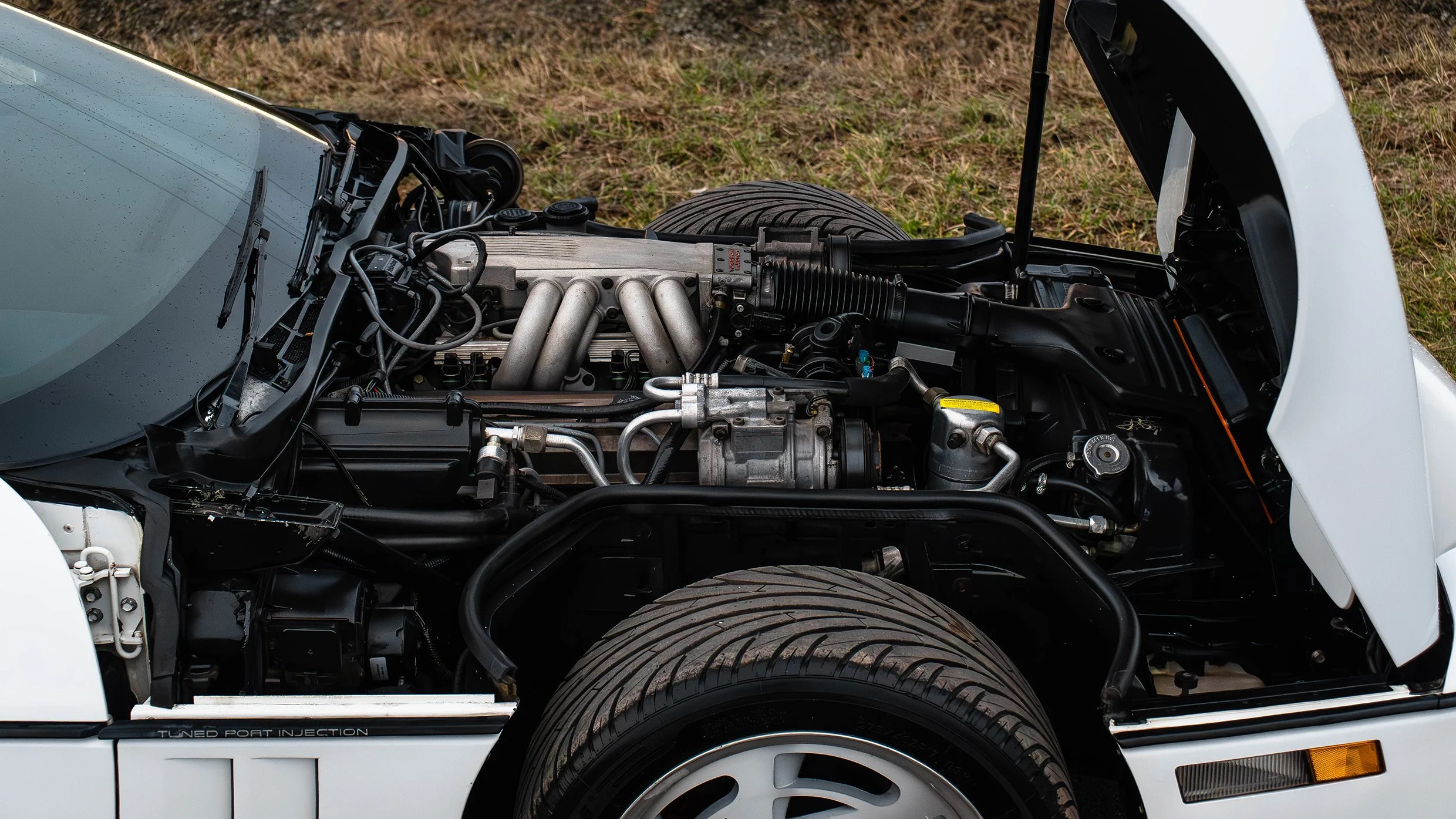1986-CHEVROLET-CORVETTE-C4-LOWRES-11.jpg