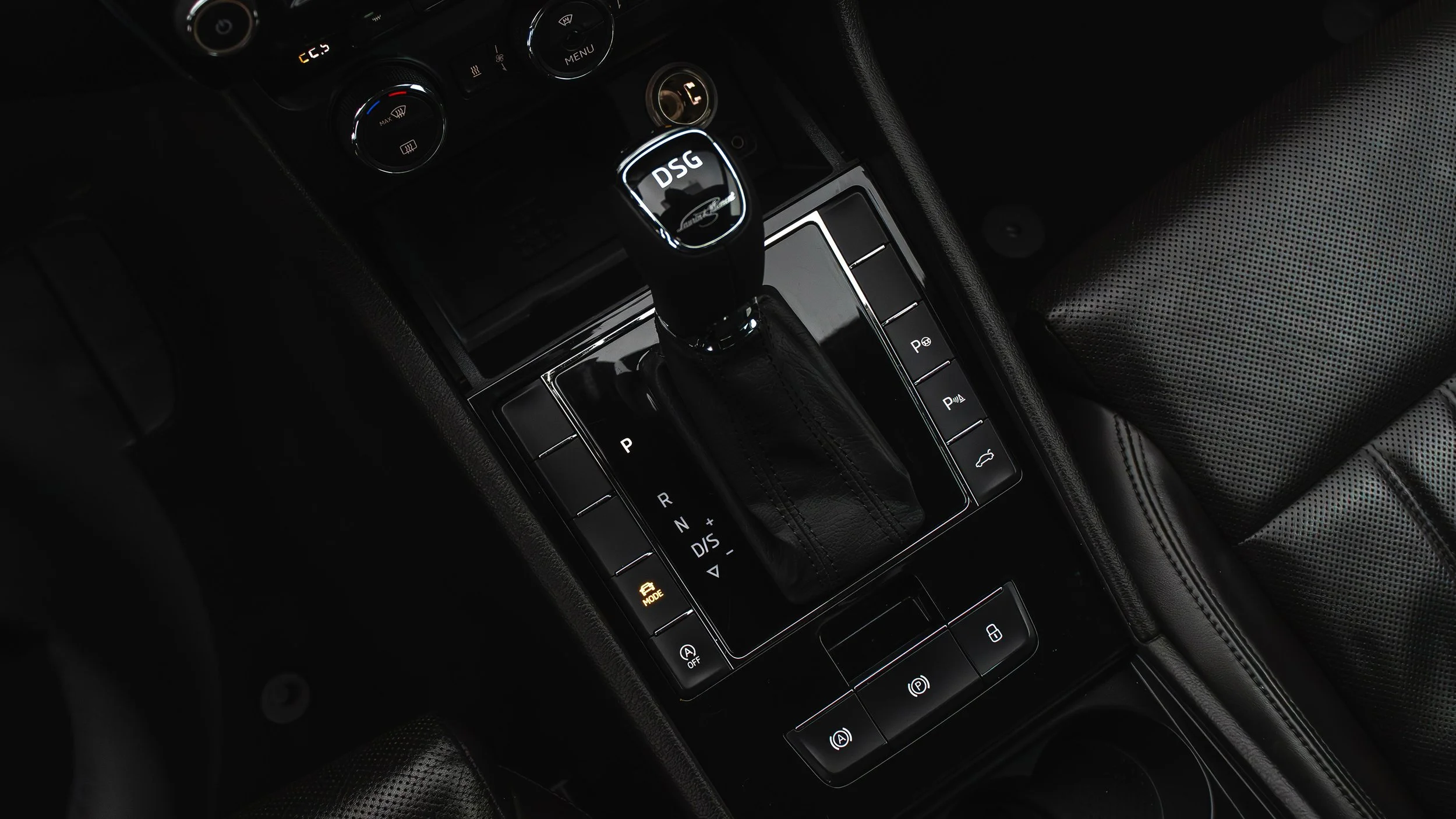2016-ŠKODA-SUPERB-LAURINKLEMENT-LOWRES-20.jpg