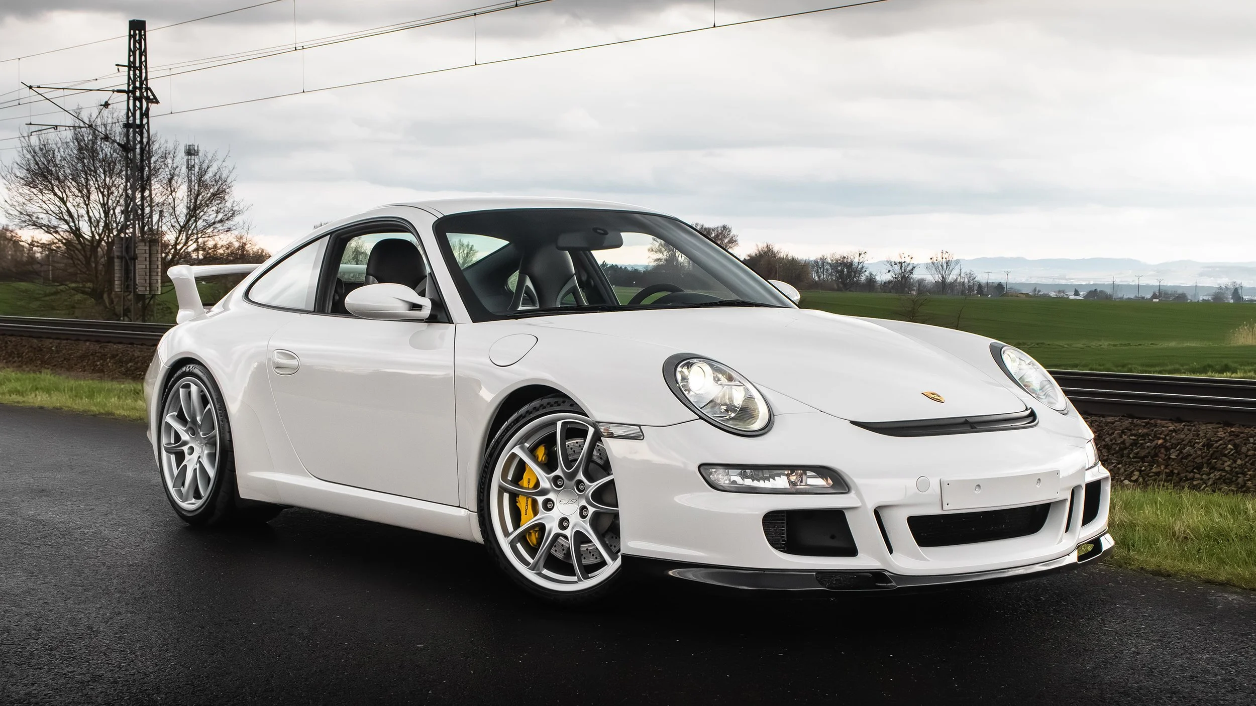 PORSCHE-911-GT3-LOWRES-16.jpg