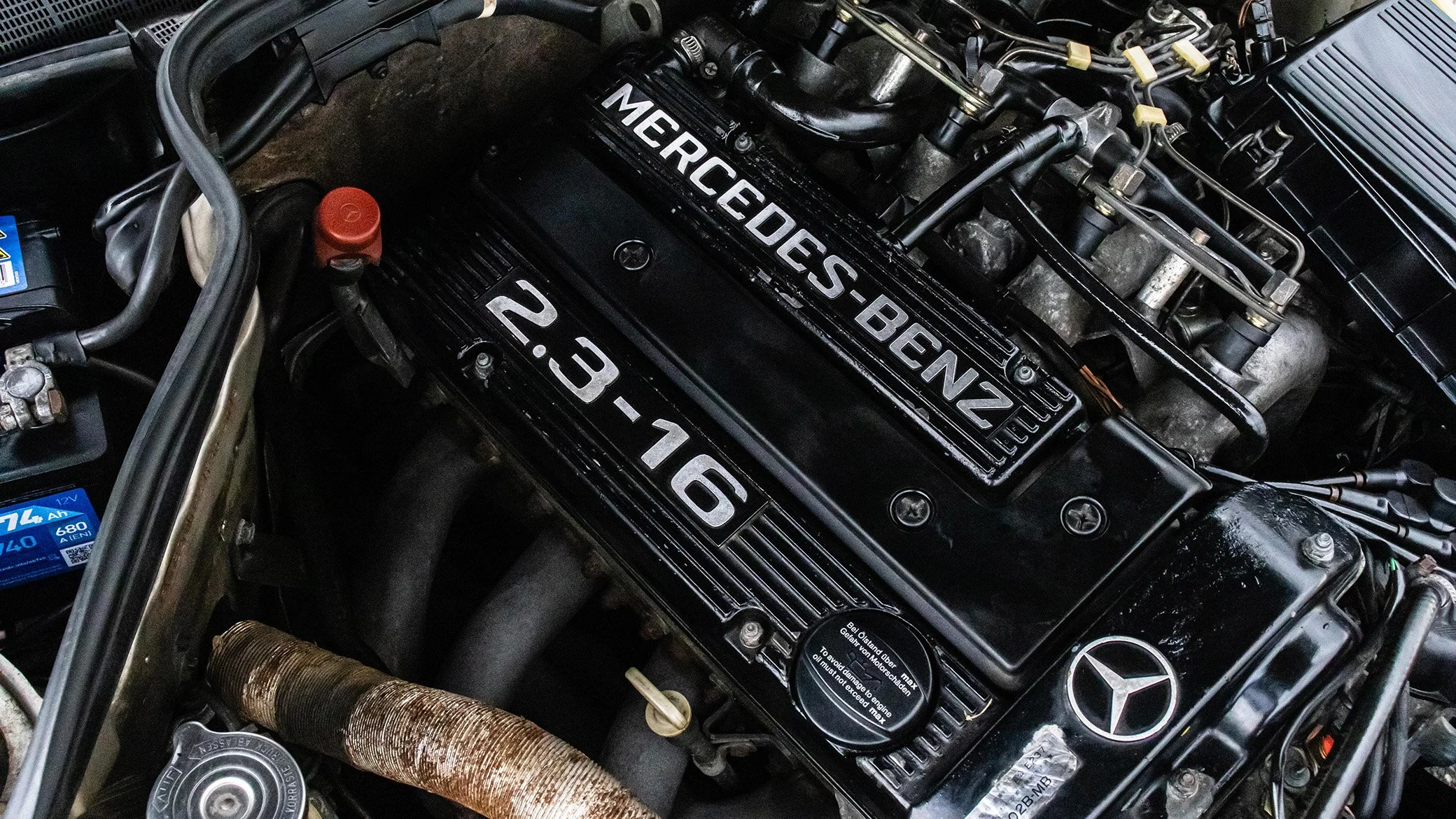 MERCEDES-190E-23-LOWRES-080.jpg