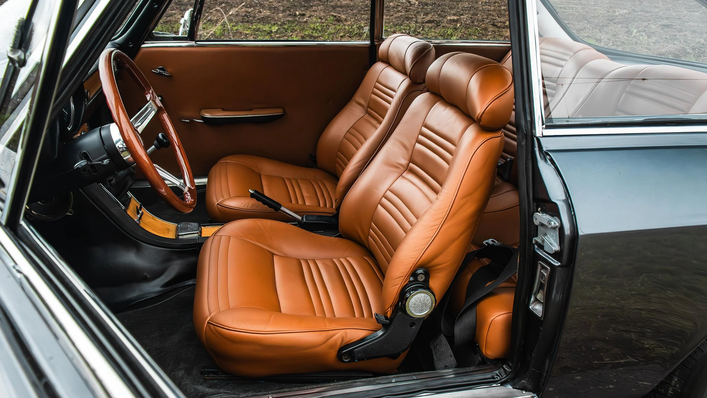 ALFAROMEO-1750-GTV-LOWRES-090.jpg