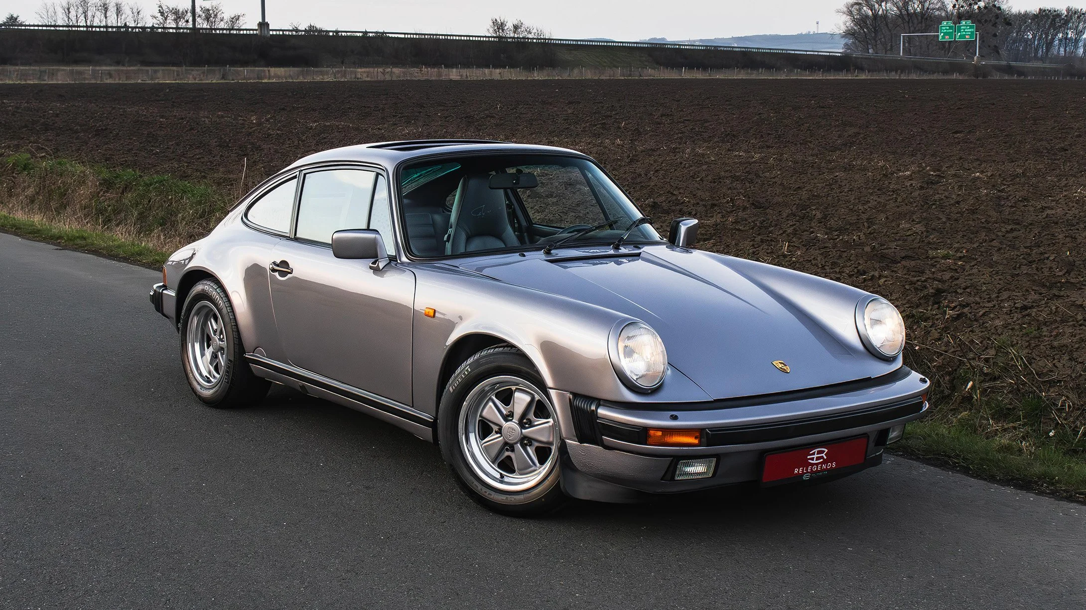 PORSCHE-911-JUBILEE-MEDIUM-129.jpg