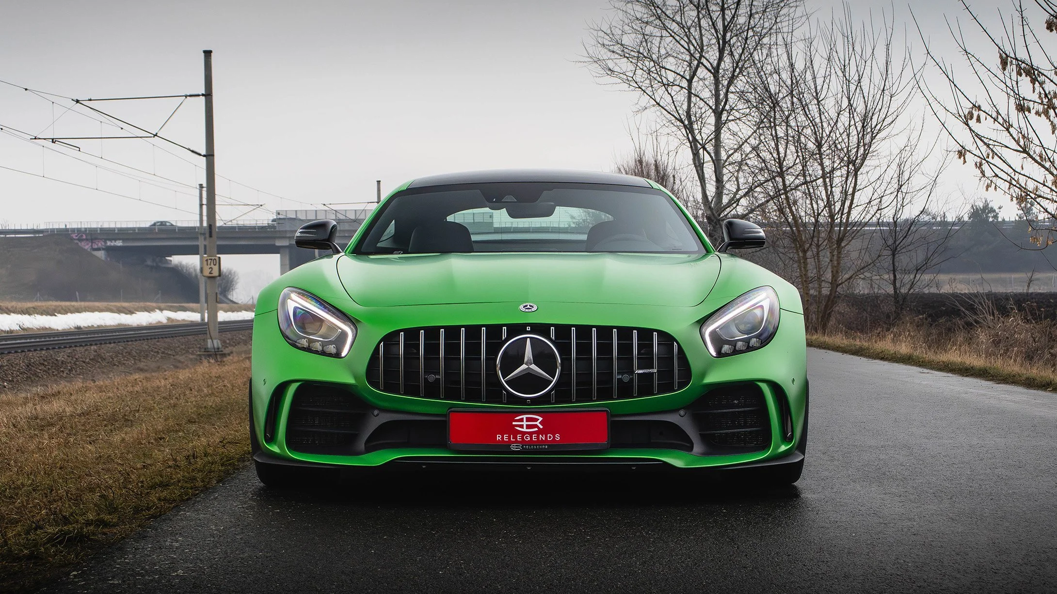 MERCEDES-AMG-GTR-WEB-17.jpg