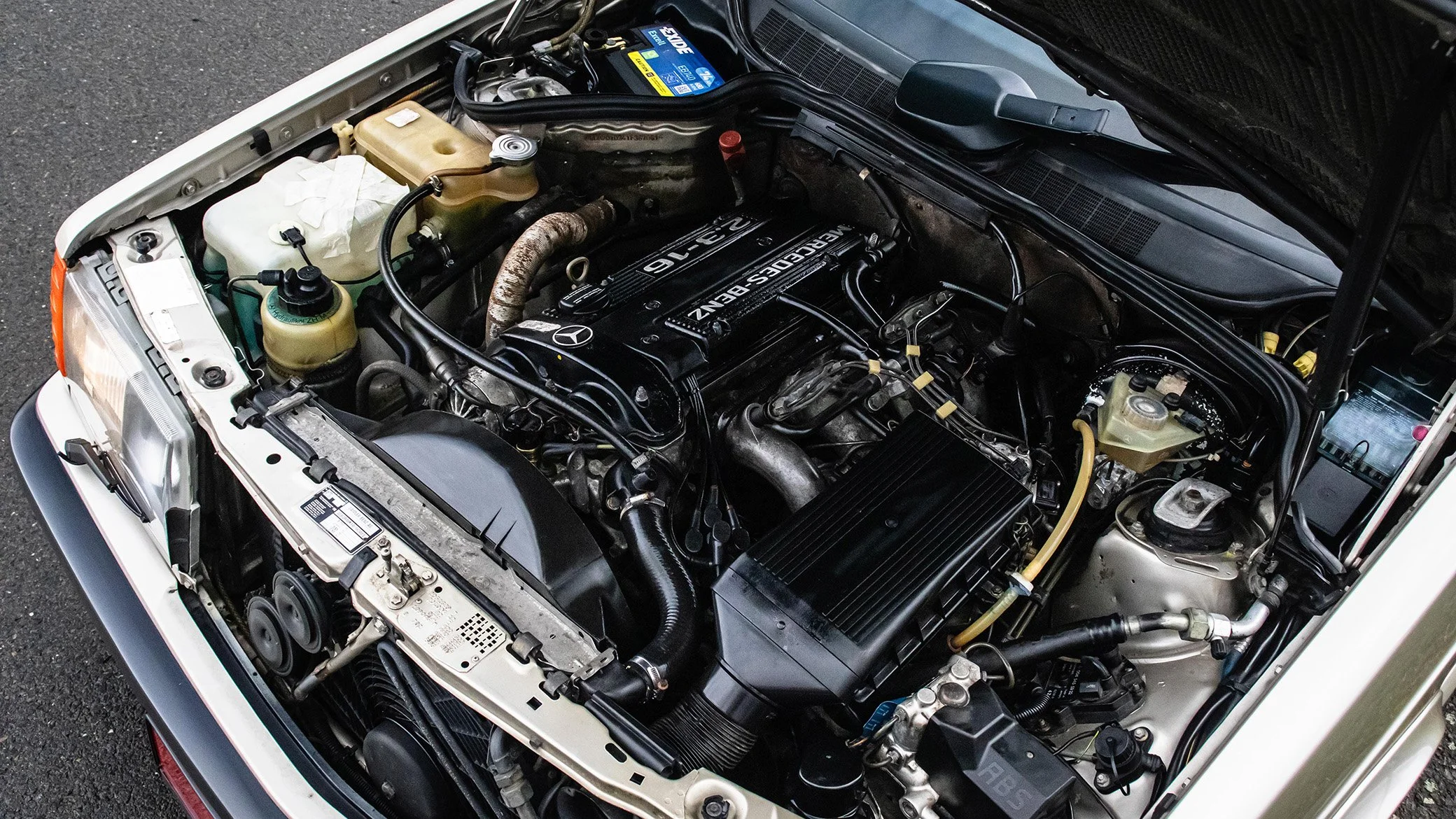 MERCEDES-190E-23-LOWRES-073.jpg