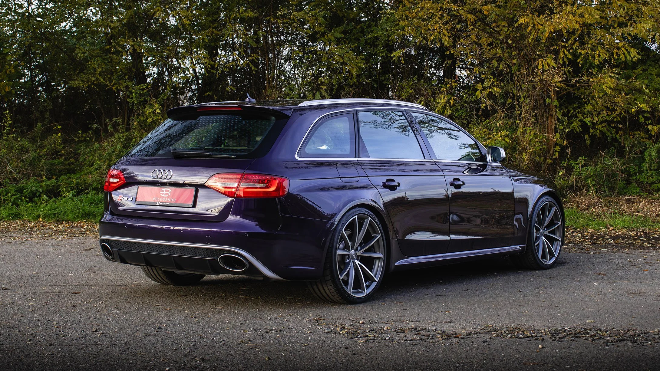 2013-AUDI-RS4-AVANT-B8-WEB-01.jpg