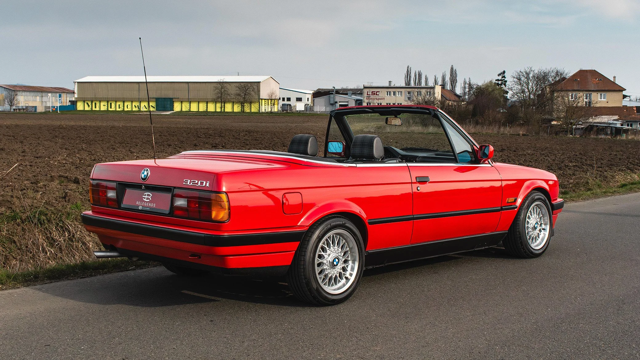 BMW-320I-E30-LOWRES-087.jpg