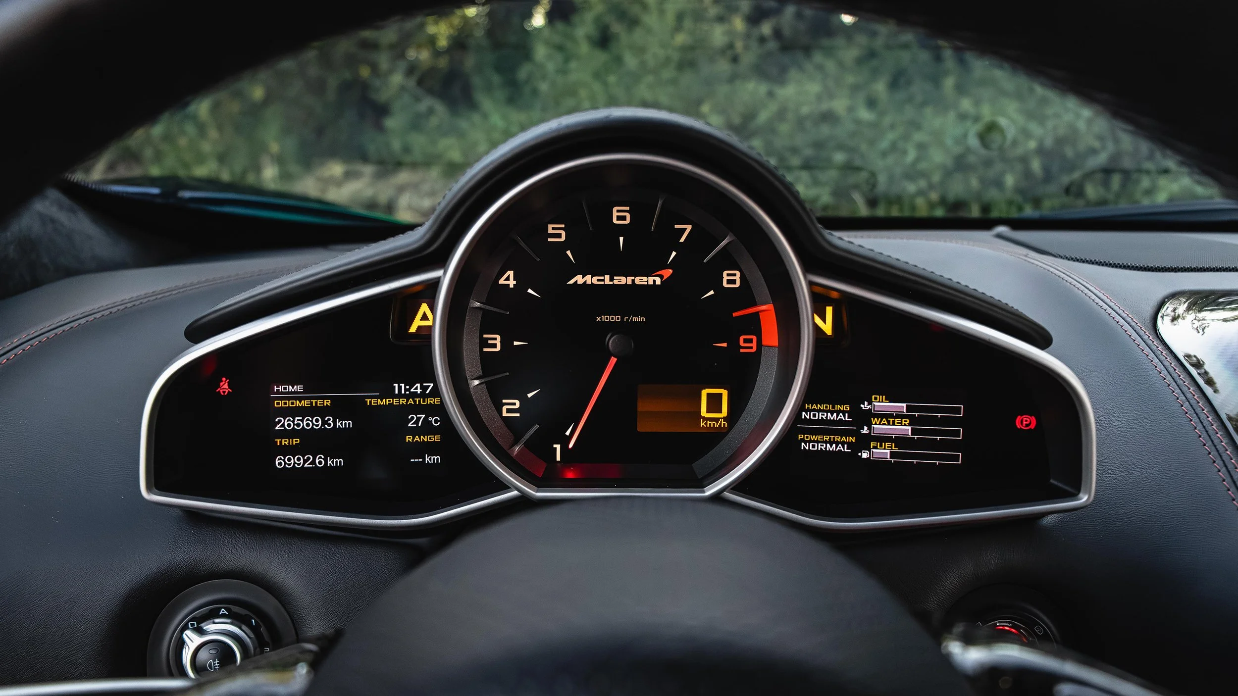MP4-12C-04.jpg