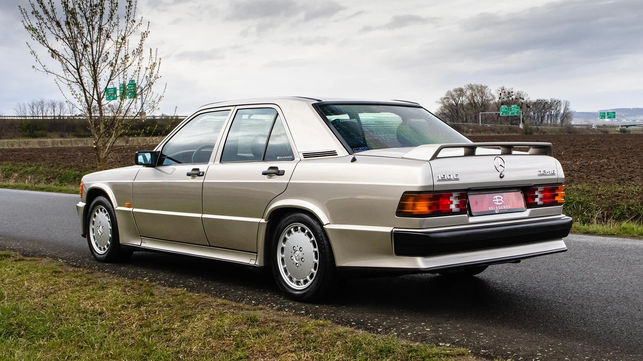 MERCEDES-190E-23-LOWRES-001.jpg