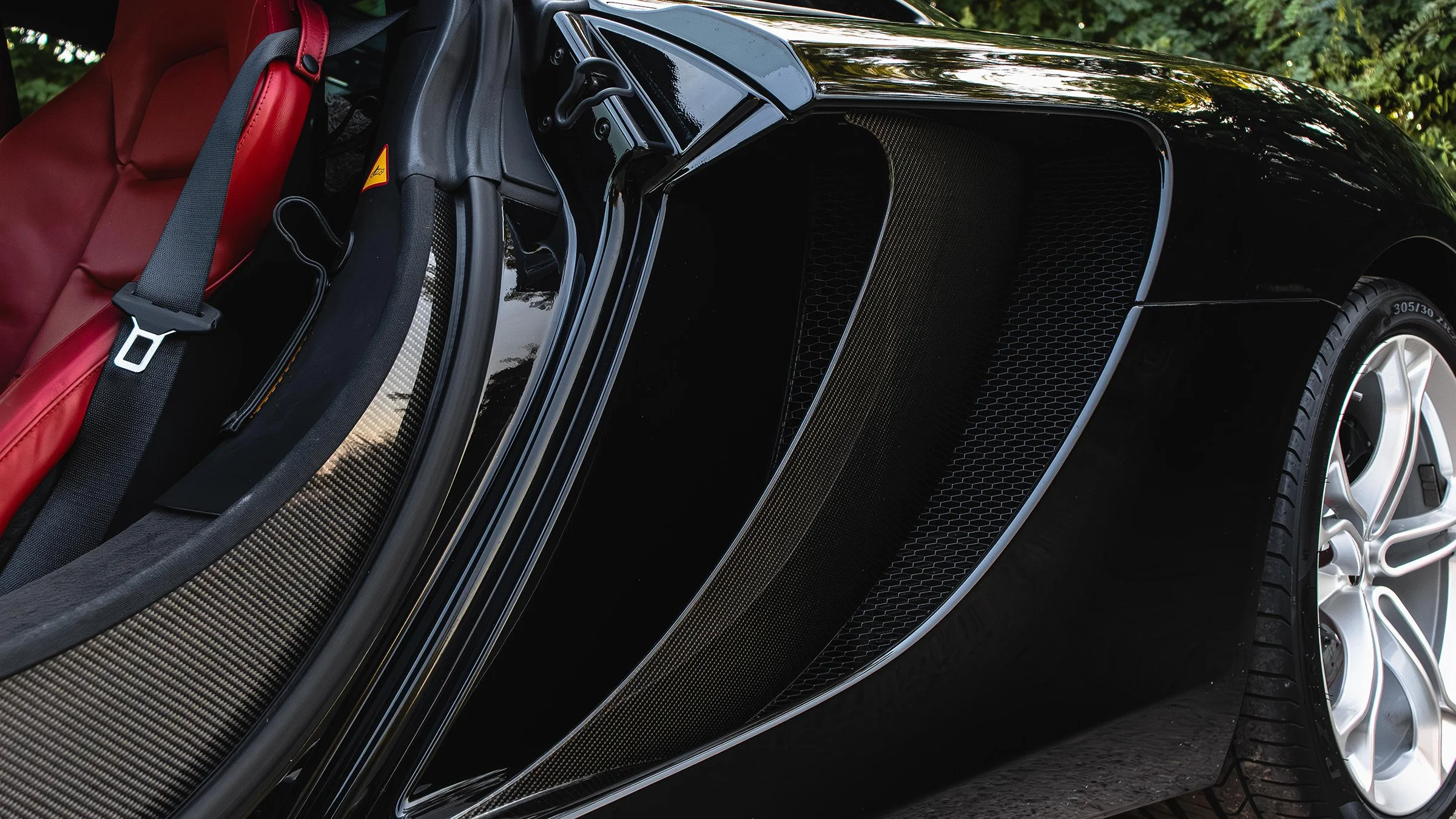 MP4-12C-19.jpg