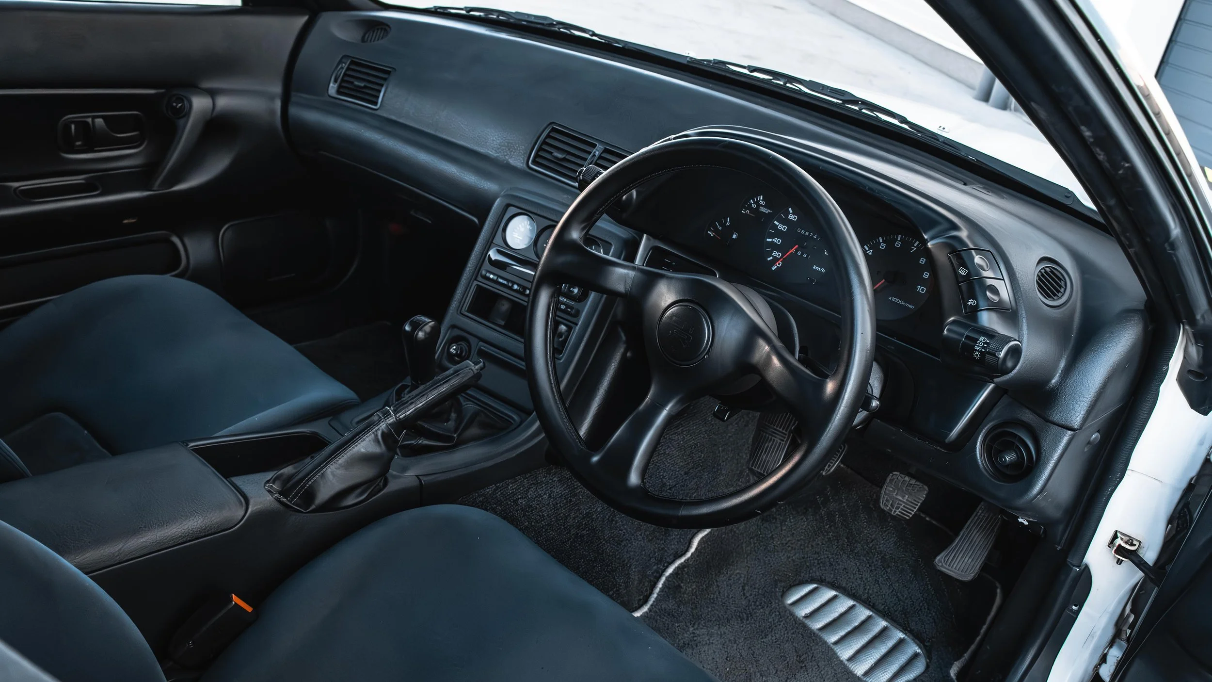 NISSAN-SKYLINE-R32-VSPECIIN1-LOWRES-054.jpg