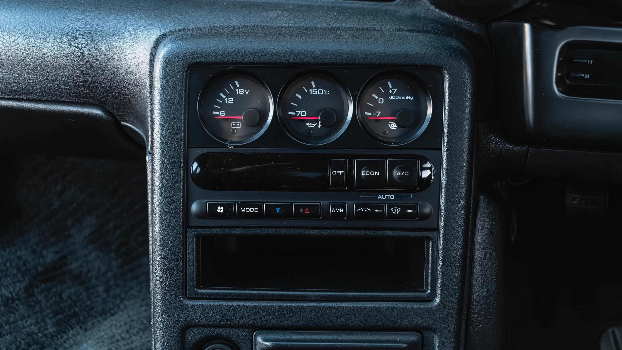 NISSAN-SKYLINE-R32-VSPECIIN1-LOWRES-044.jpg