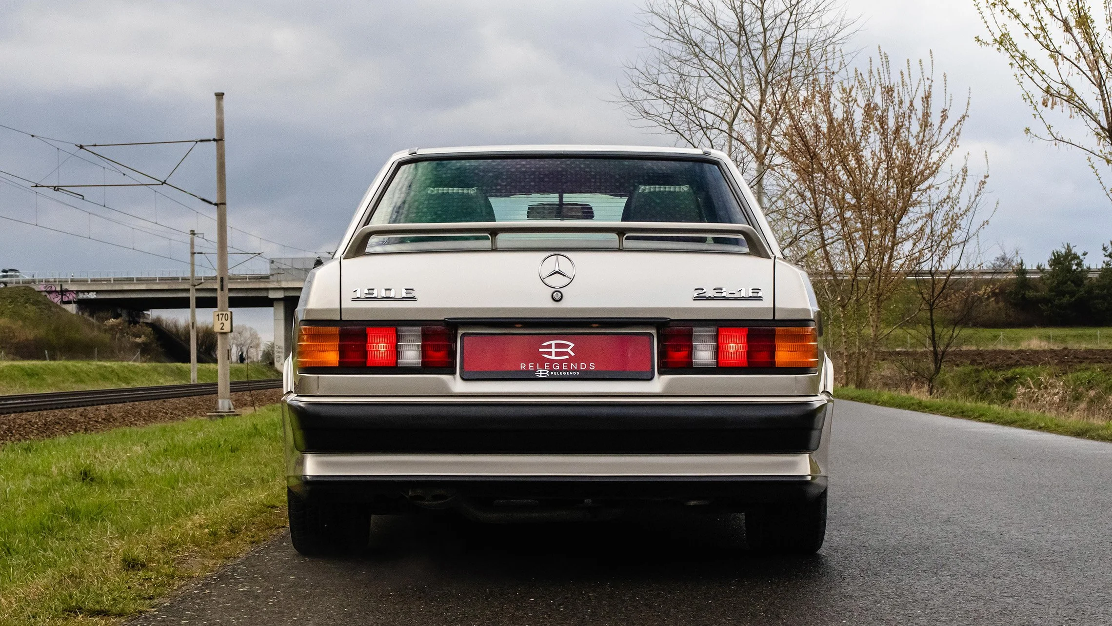 MERCEDES-190E-23-LOWRES-003.jpg