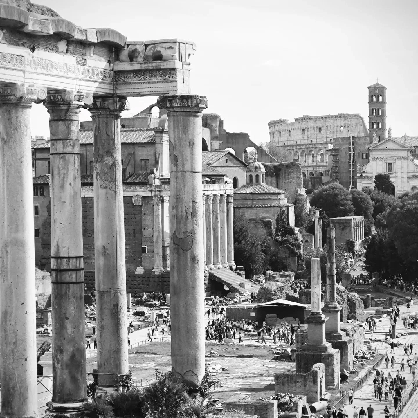 MERAVIGLIOSO. CAOS. ROMANO.