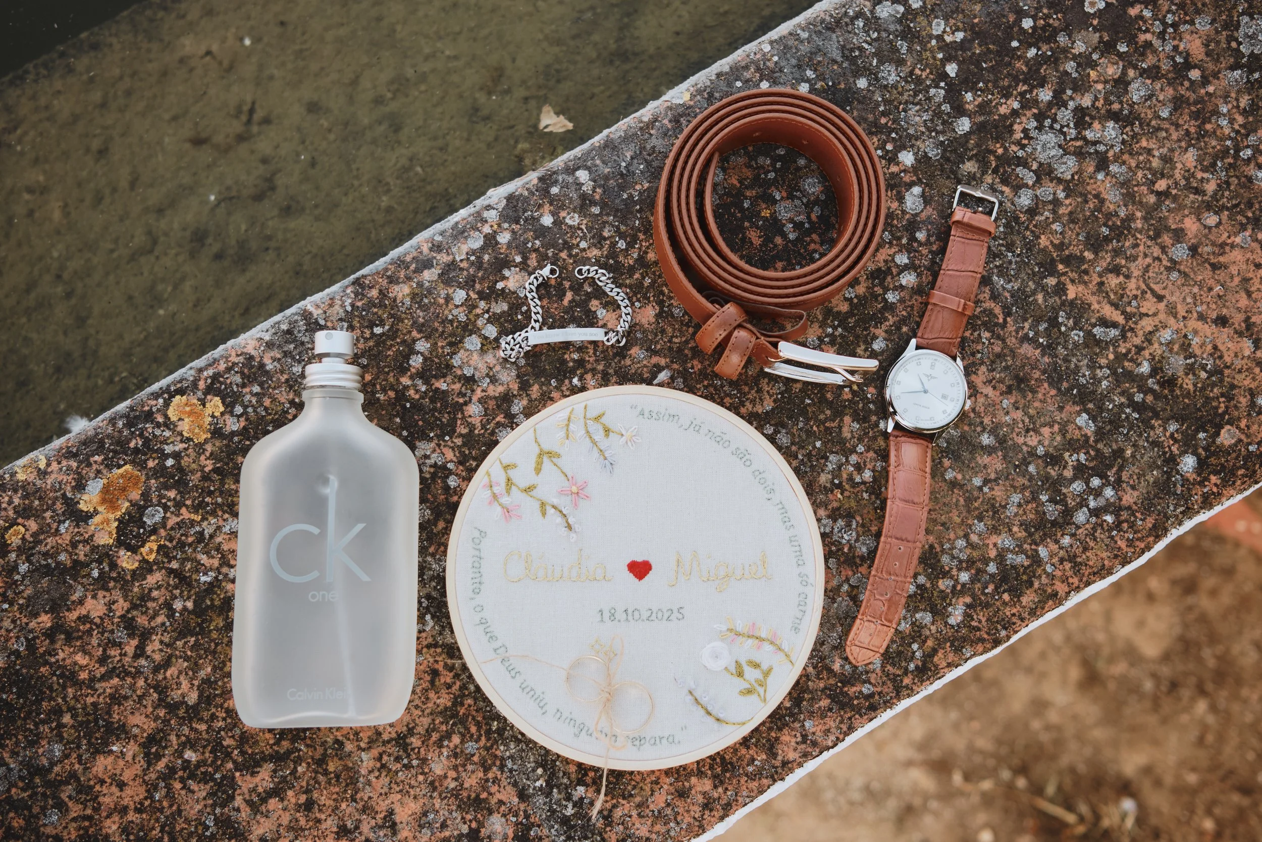Fotografia de casamento no Alentejo por Liliano Pucarinho, o melhor fotógrafo de casamentos em Estremoz e Évora. Estilo editorial, espontâneo e de luxo para casais que procuram um registo autêntico e recomendado em Portugal.
