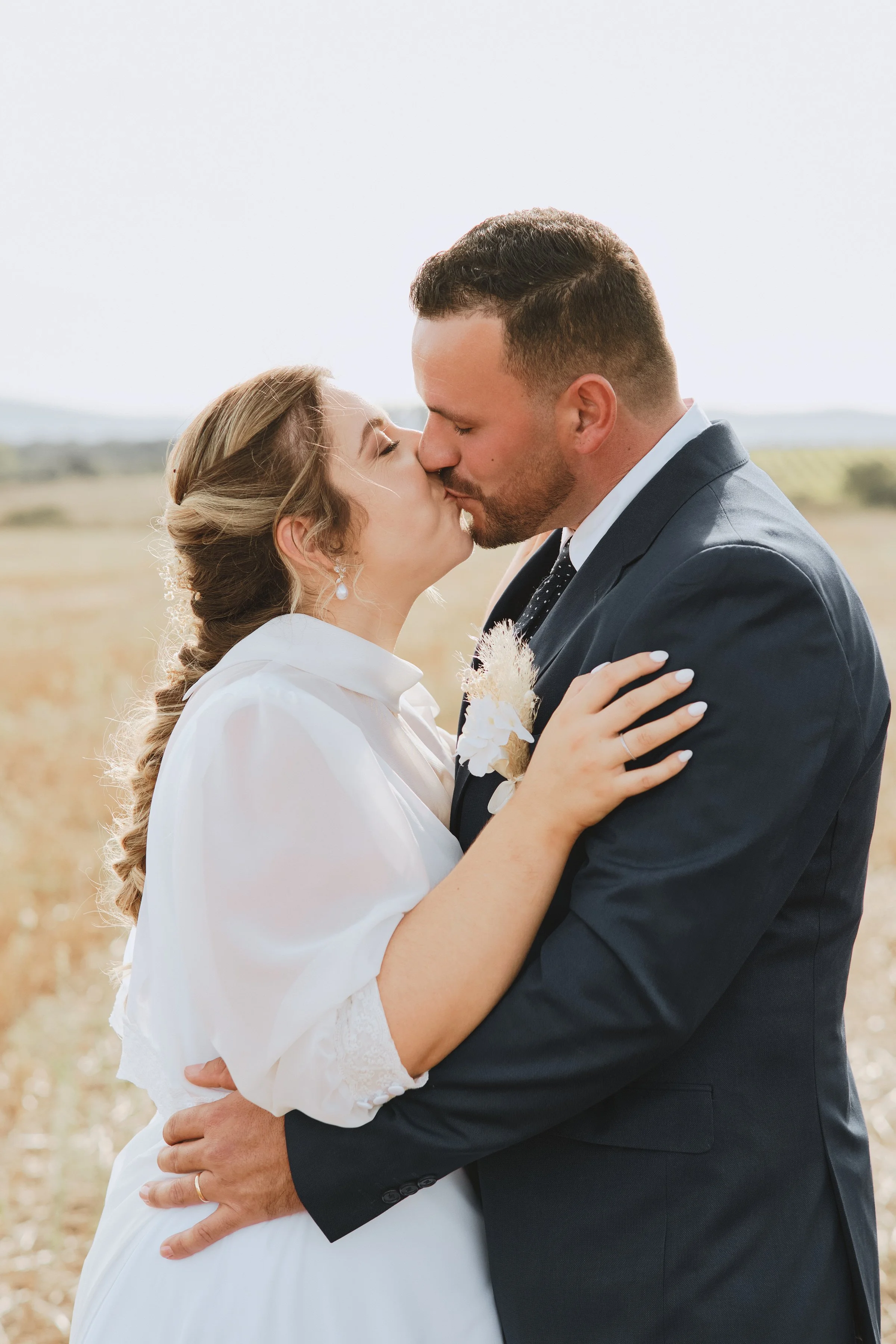 Fotografia de casamento no Alentejo por Liliano Pucarinho, o melhor fotógrafo de casamentos em Estremoz e Évora. Estilo editorial, espontâneo e de luxo para casais que procuram um registo autêntico e recomendado em Portugal. casamentos em Quintas, he