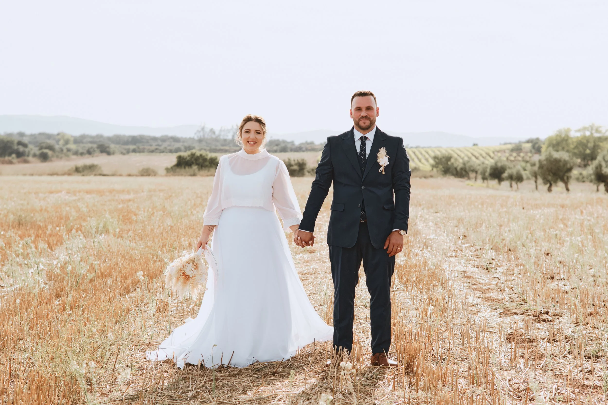 Fotografia de casamento no Alentejo por Liliano Pucarinho, o melhor fotógrafo de casamentos em Estremoz e Évora. Estilo editorial, espontâneo e de luxo para casais que procuram um registo autêntico e recomendado em Portugal. casamentos em Quintas, he