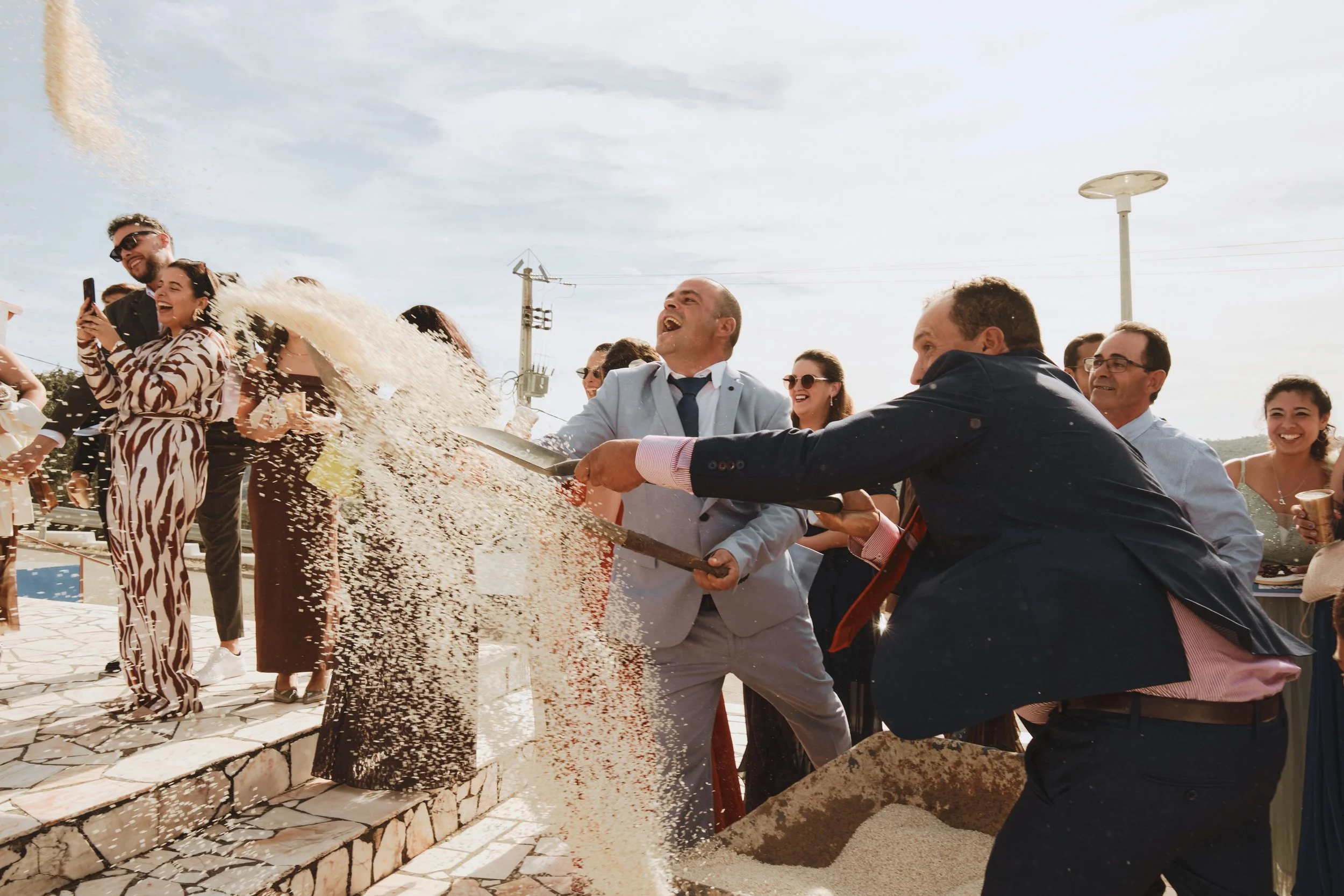 Fotografia de casamento no Alentejo por Liliano Pucarinho, o melhor fotógrafo de casamentos em Estremoz e Évora. Estilo editorial, espontâneo e de luxo para casais que procuram um registo autêntico e recomendado em Portugal. casamentos em Quintas, he