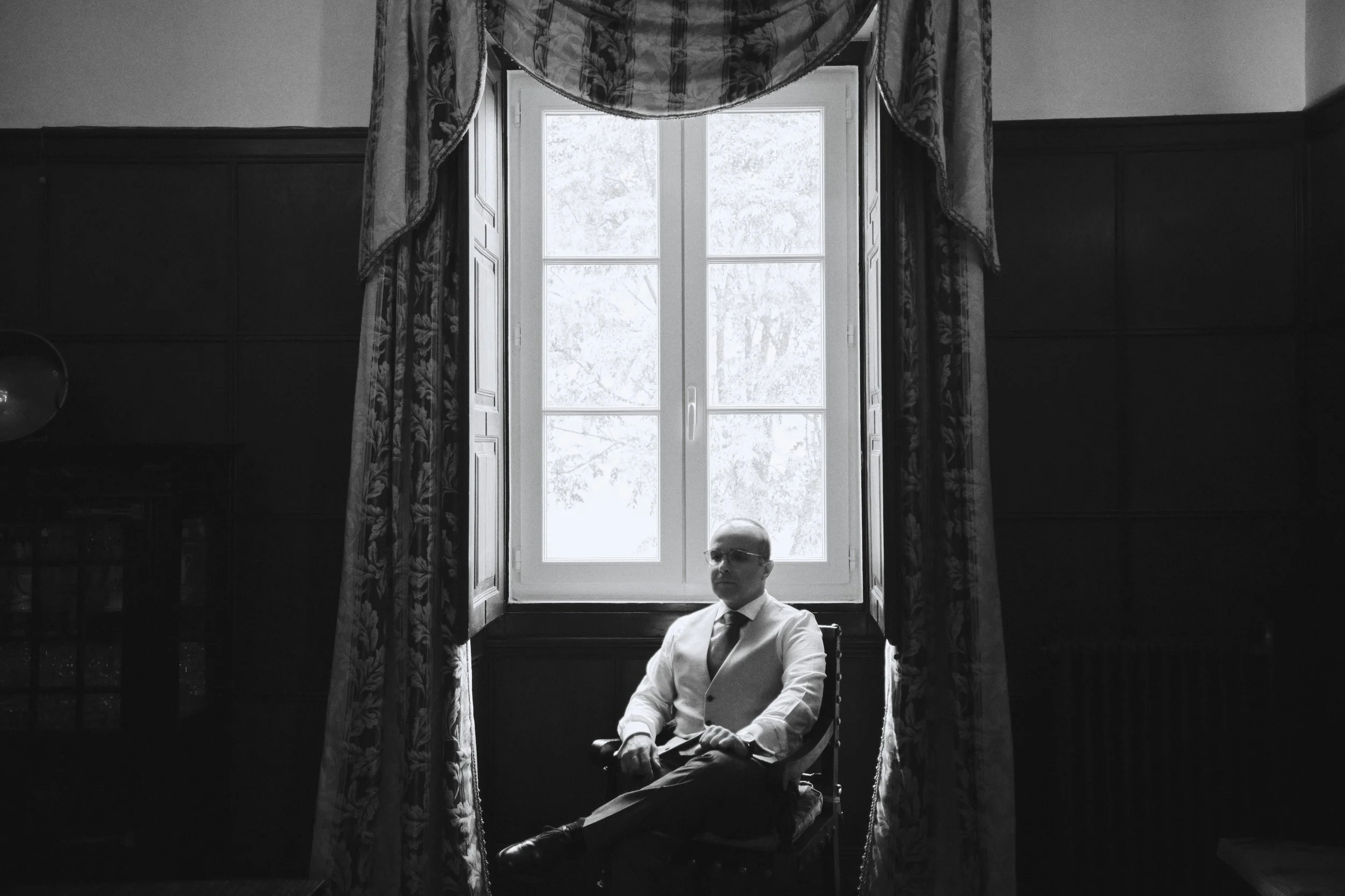 Fotografia de casamento no Alentejo por Liliano Pucarinho, o melhor fotógrafo de casamentos em Estremoz e Évora. Estilo editorial, espontâneo e de luxo para casais que procuram um registo autêntico e recomendado em Portugal.