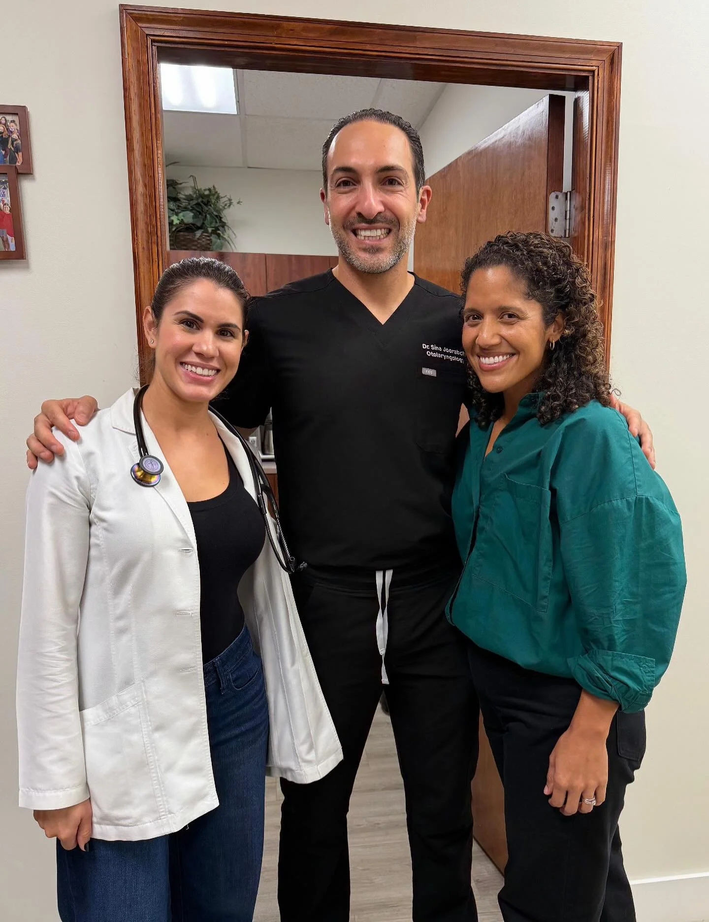 Such a pleasure having Dr. Sina Joorabchi @doctorsinaj stop by our office! We truly appreciate all the great care you provide to our patients. 🙌💙 
#ENT #Collaboration #thankyou