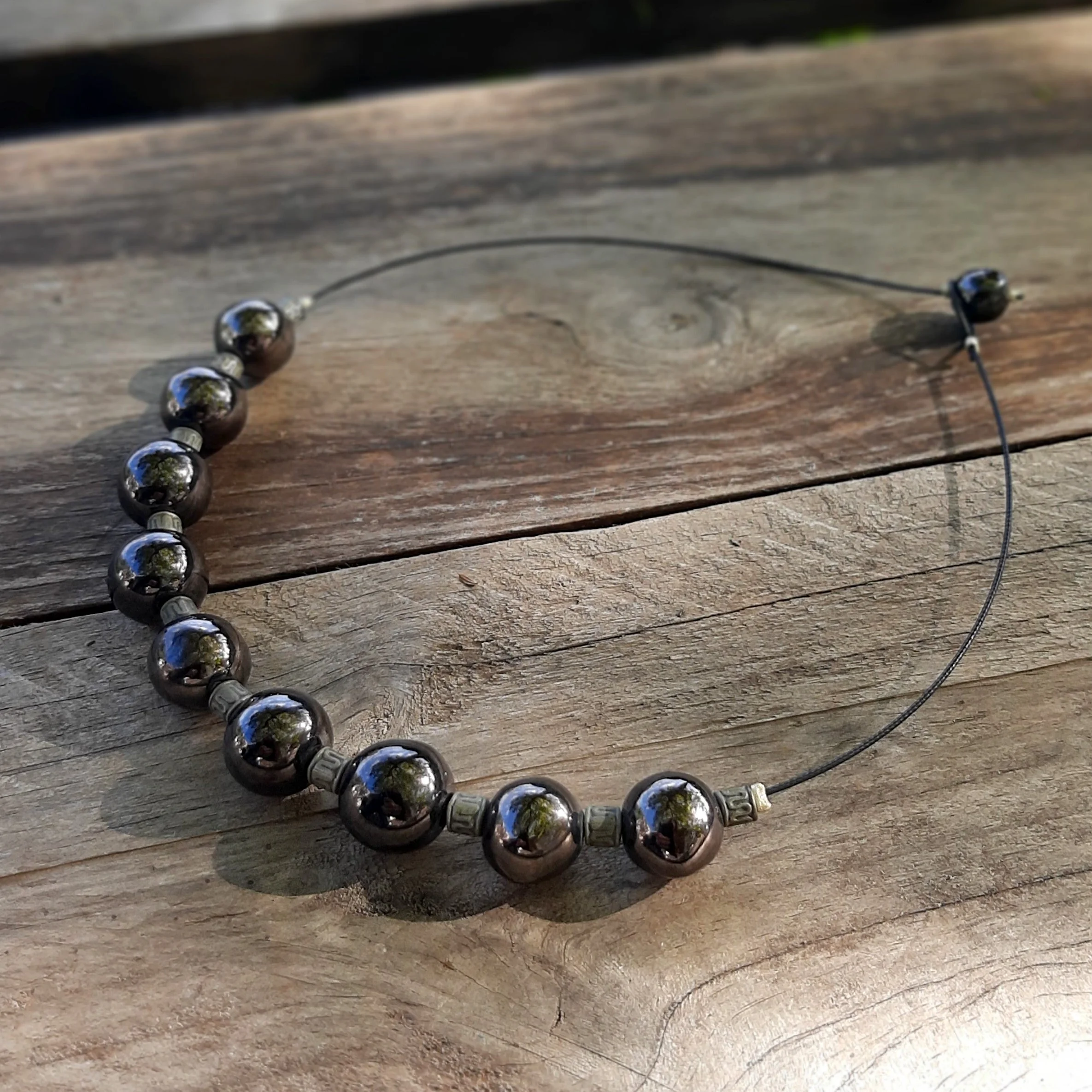 collier boule noir aure 4.jpg