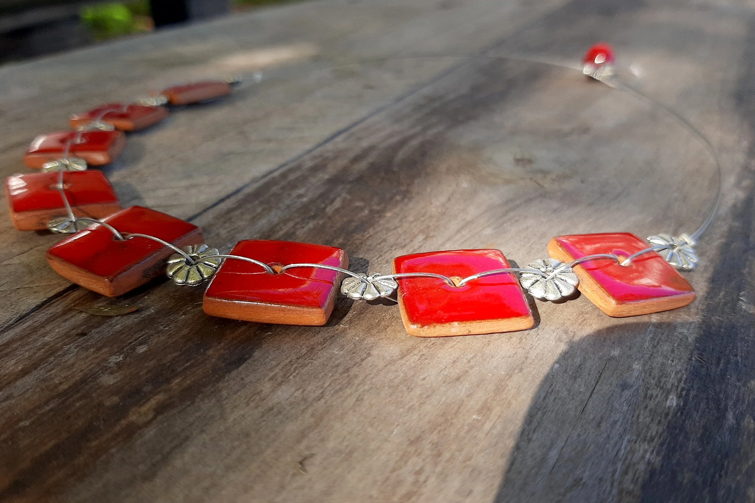 collier carre rouge fonce TR 5.jpg