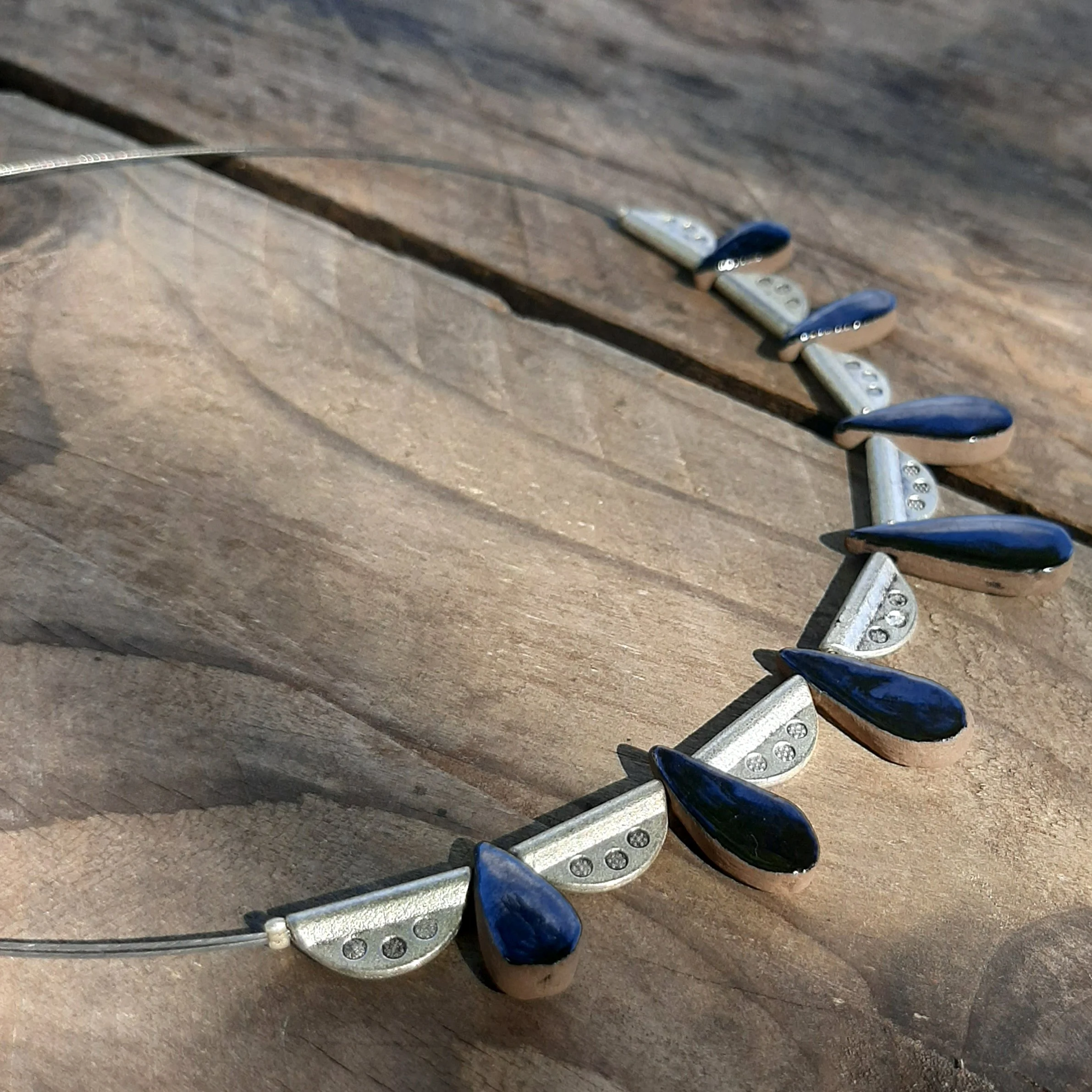 collier goutte noir aure 5.jpg