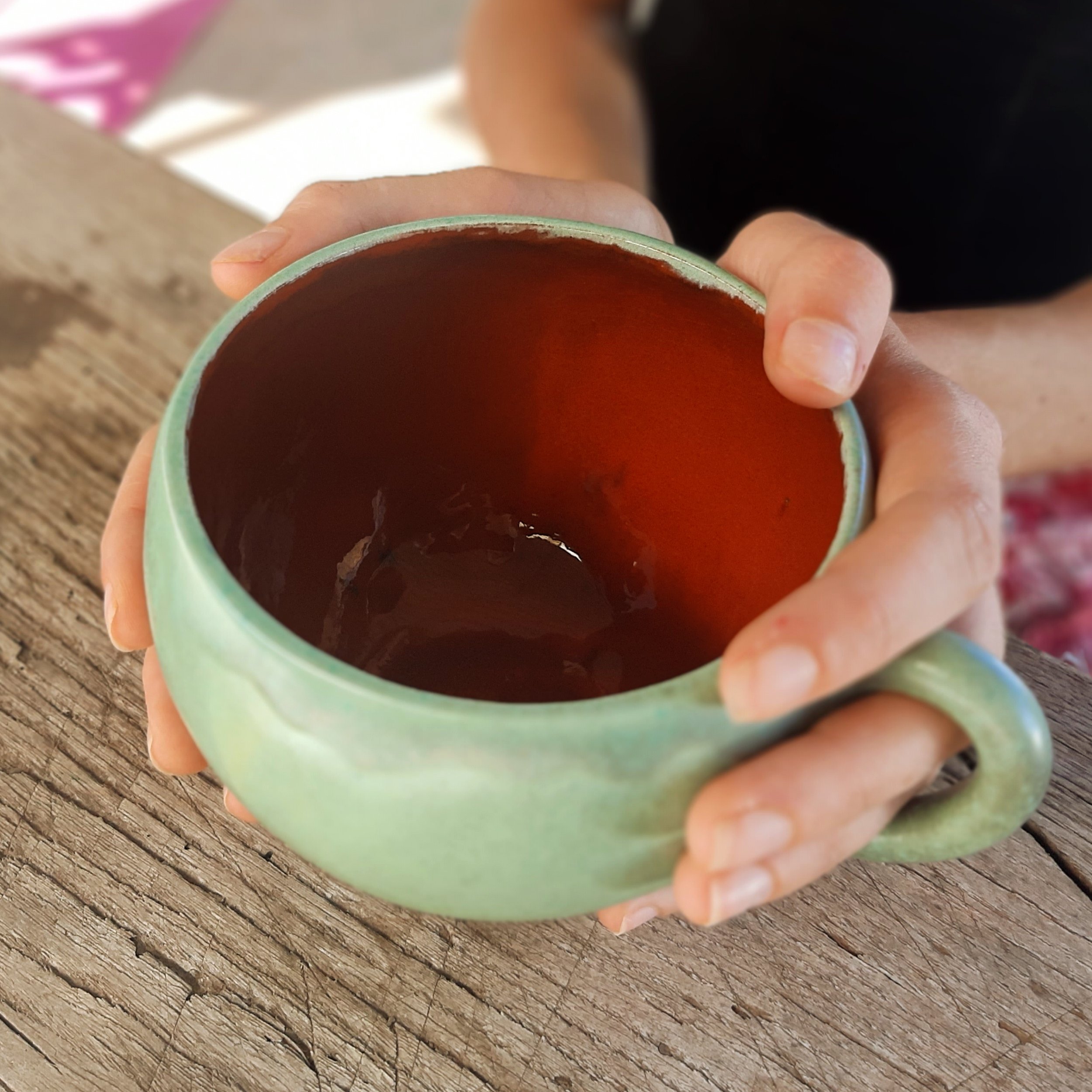 mug ronde rouge marbree et vert emeraude 14.jpg