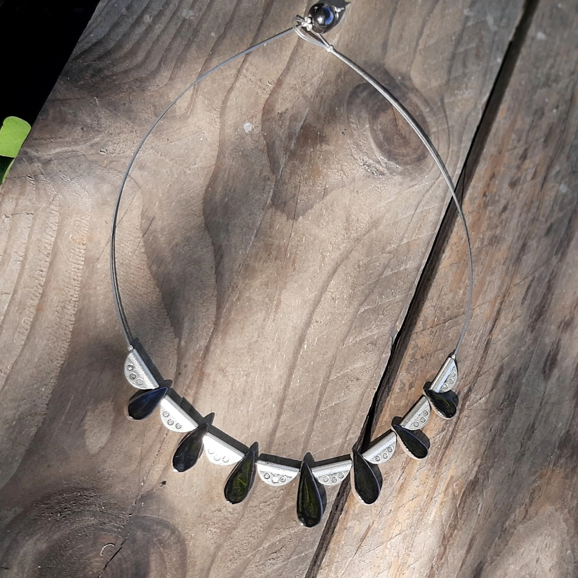 collier goutte noir aure 7.jpg