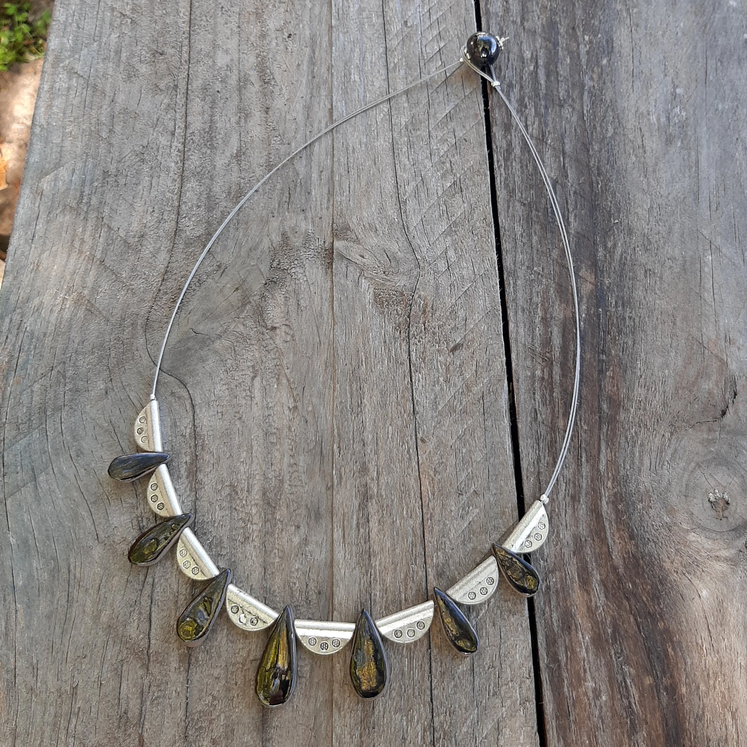 collier goutte noir aure 2.jpg