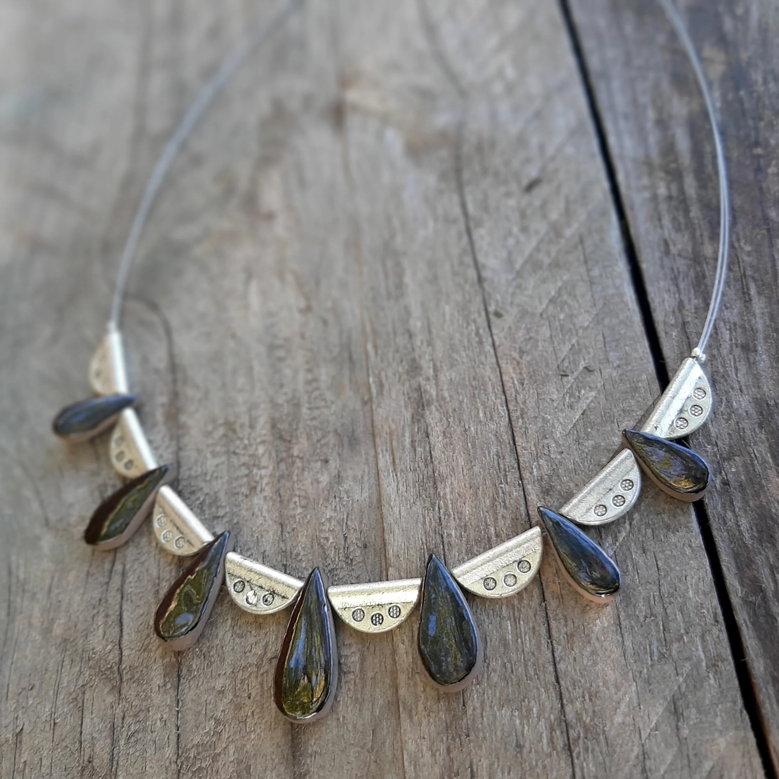 collier goutte noir aure 3.jpg