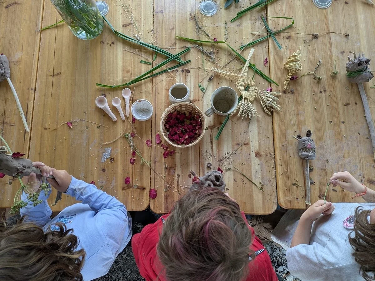 A brilliant turnout at Yr Ardd community garden, thank you to everyone who came. We crafted clay harvest spirits to watch over our wheat crop and made pinch pot cups and bowls for our upcoming harvest feast. For lunch we made garlicy roast tomatoes w