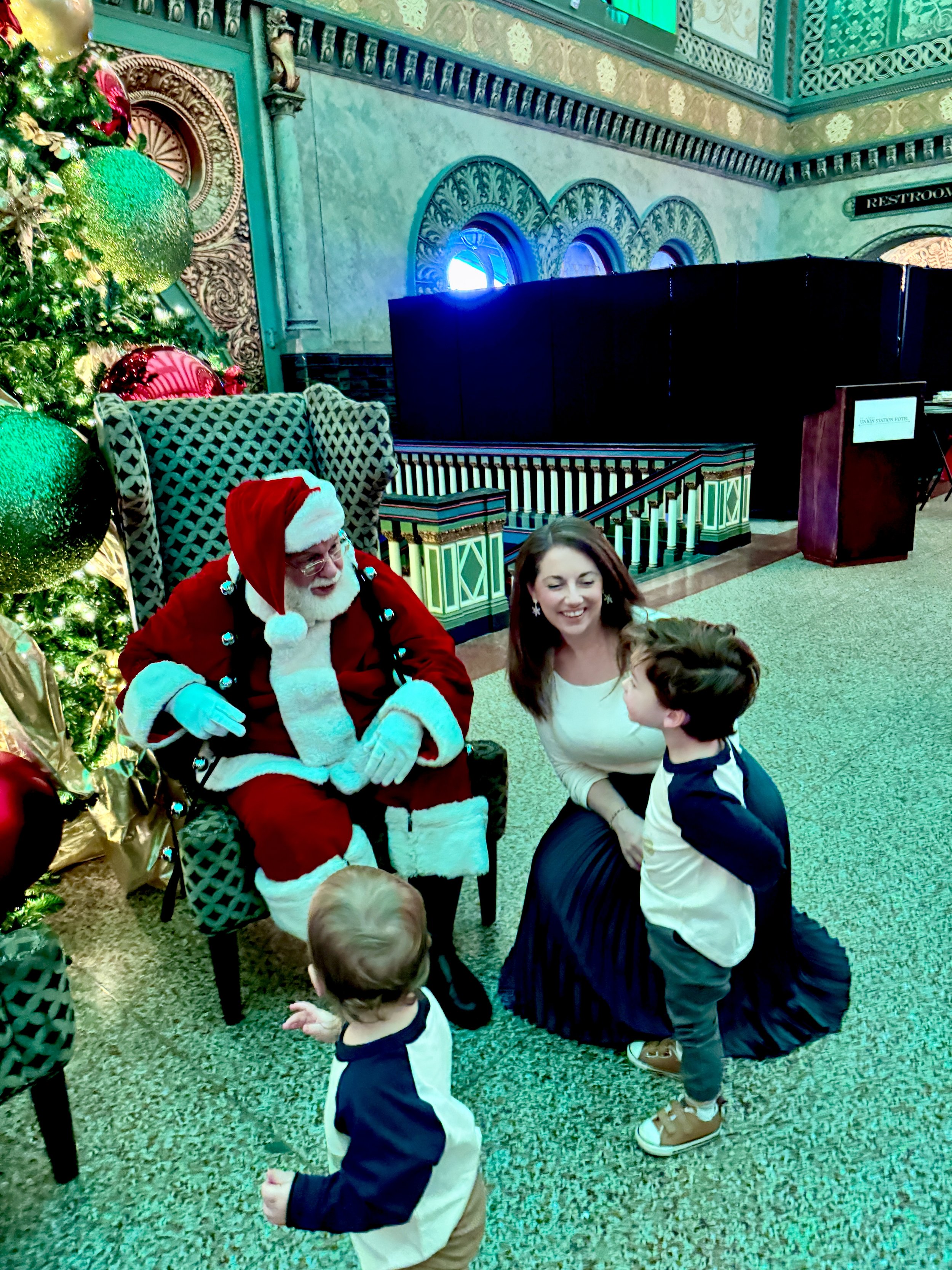 Your Guide to Holiday Fun in St. Louis this Season