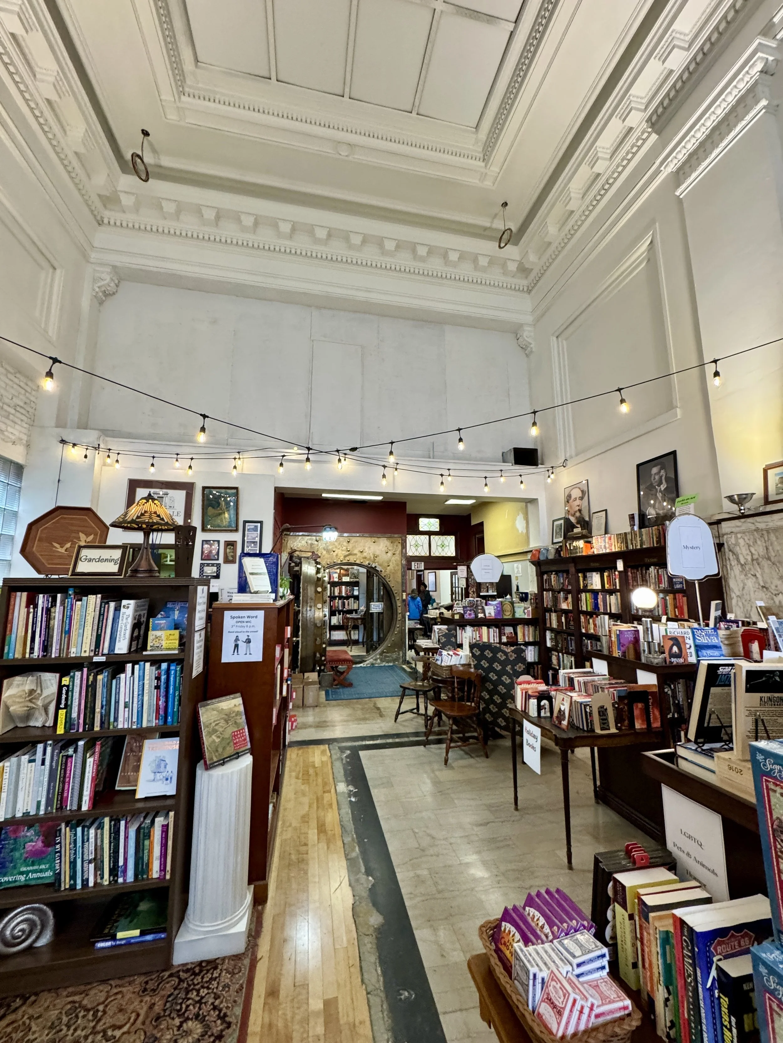 Must Visit Indie Bookstores around St. Louis 
