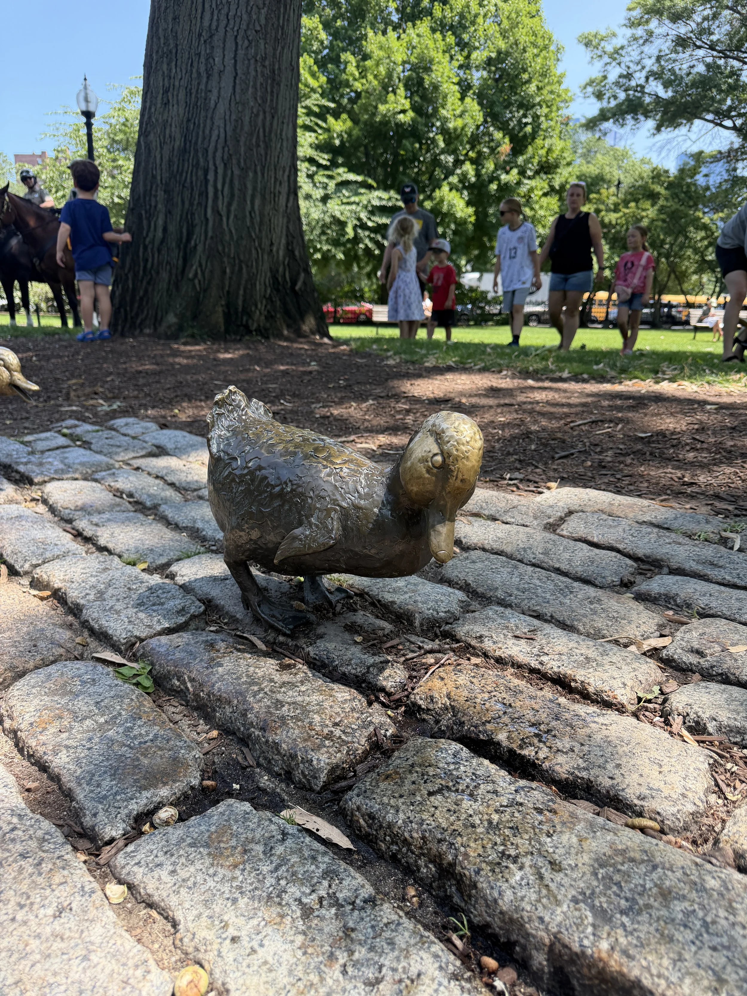 Make Way for Ducklings statue in Boston Public Garden