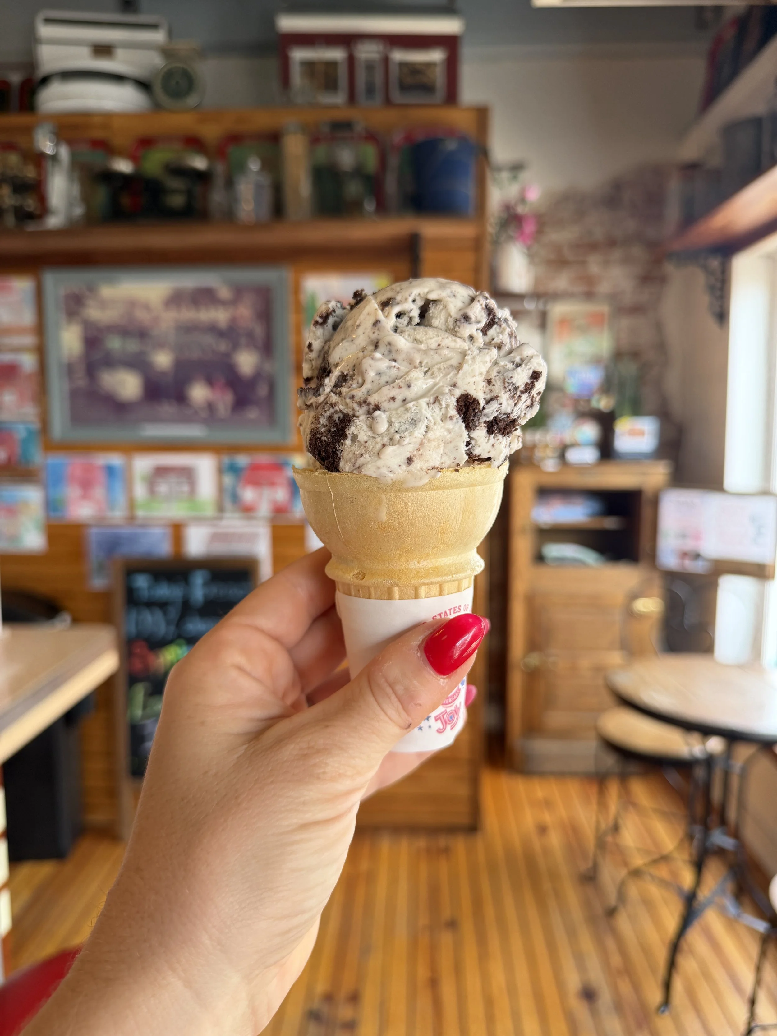 Ice cream from Sara's Ice Cream in Ste. Genevieve for a family friendly getaway