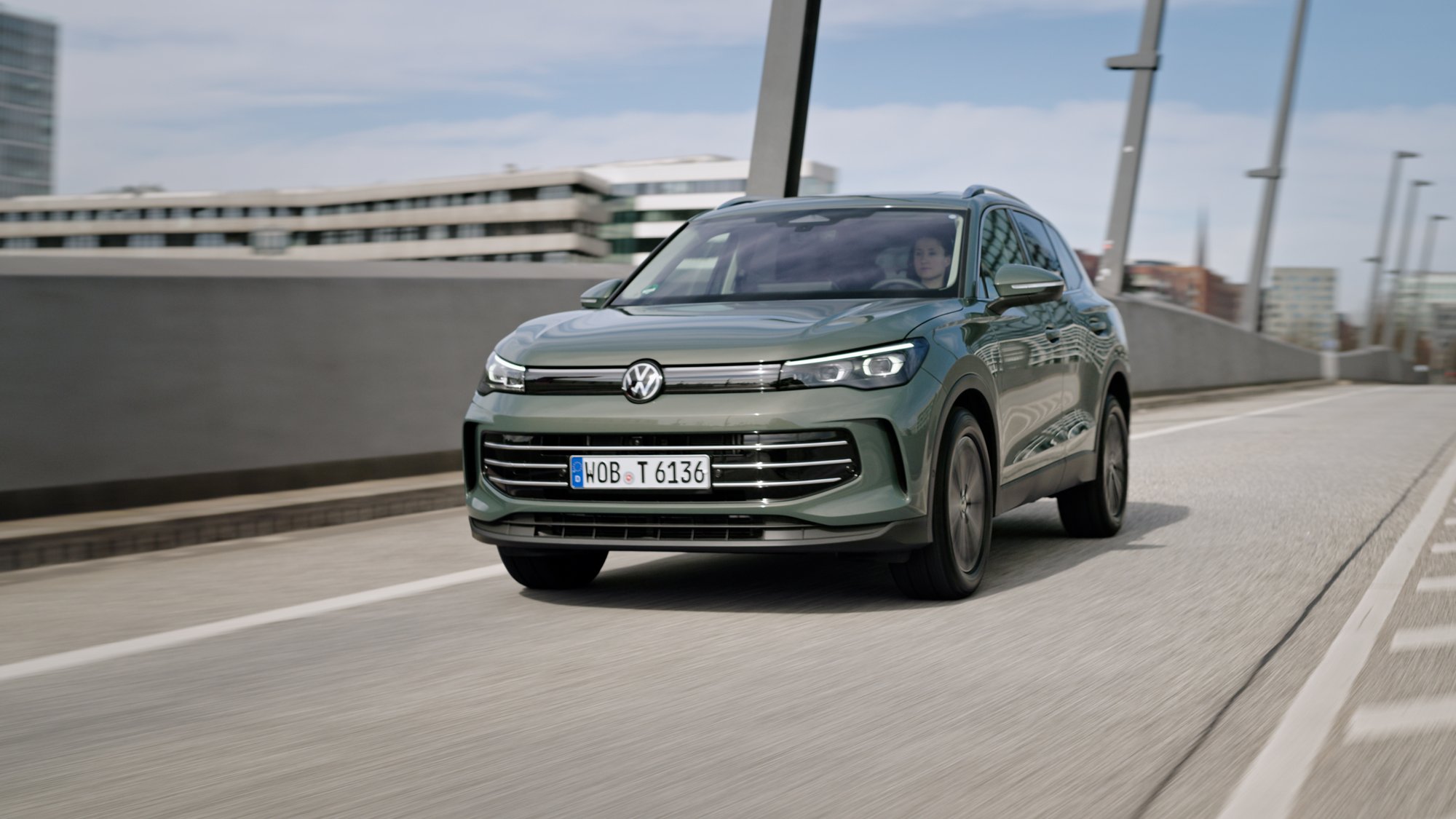 01_Tiguan_VW_Walkaround_3.jpg