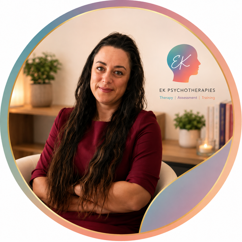 Portrait of Dr Laura Taylor-Gray