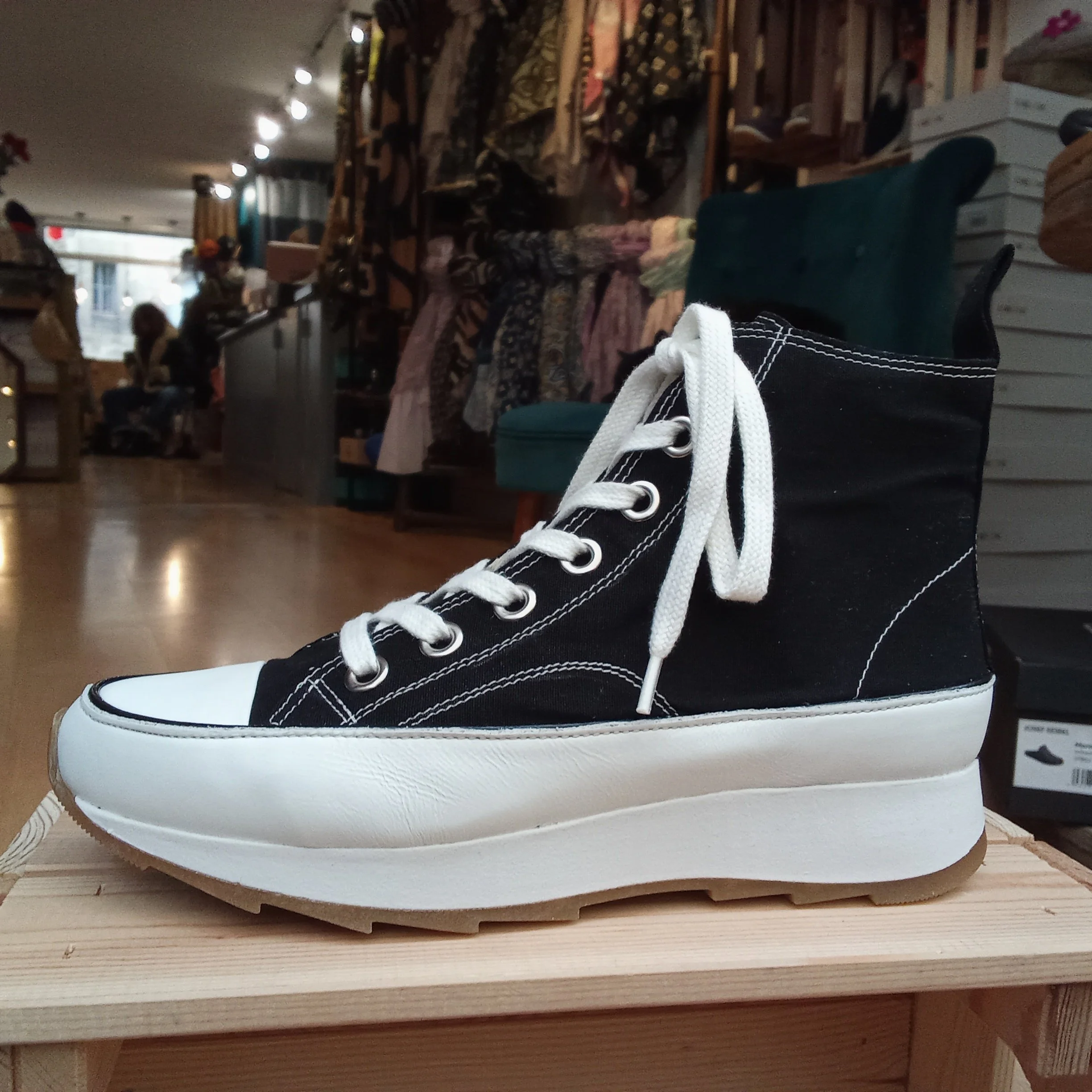 ROSE METAL - FRASNE - NOIR