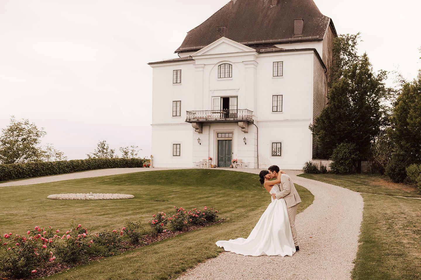 SchlossWolfsegg_WeddingInspiration_KathrinBuschmannFotografie-456_WEB1.jpg