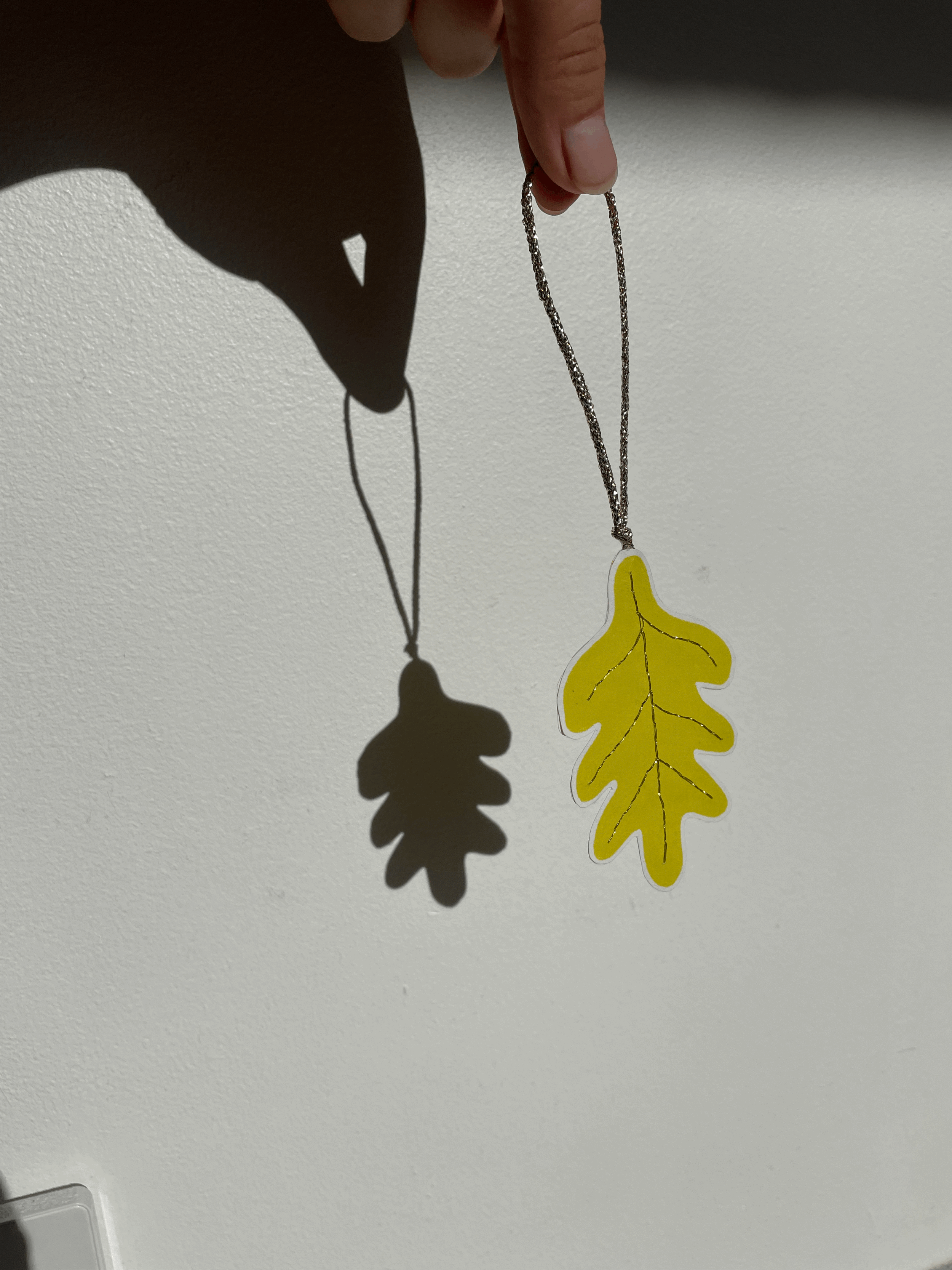 feuille de chêne brodée