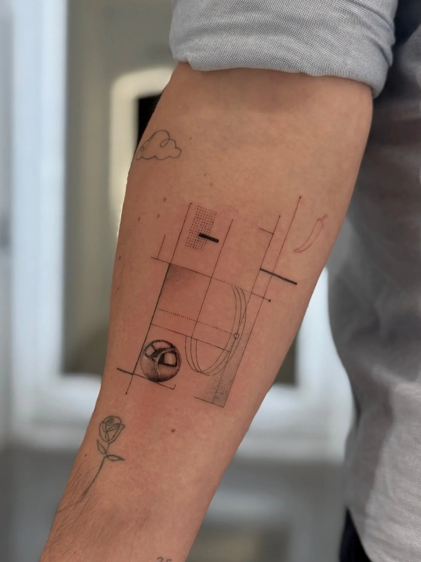 Abstract tennis concept for Jack 🎾
Only tattooers know the pressure of pulling this one off 😅 loved creating this one