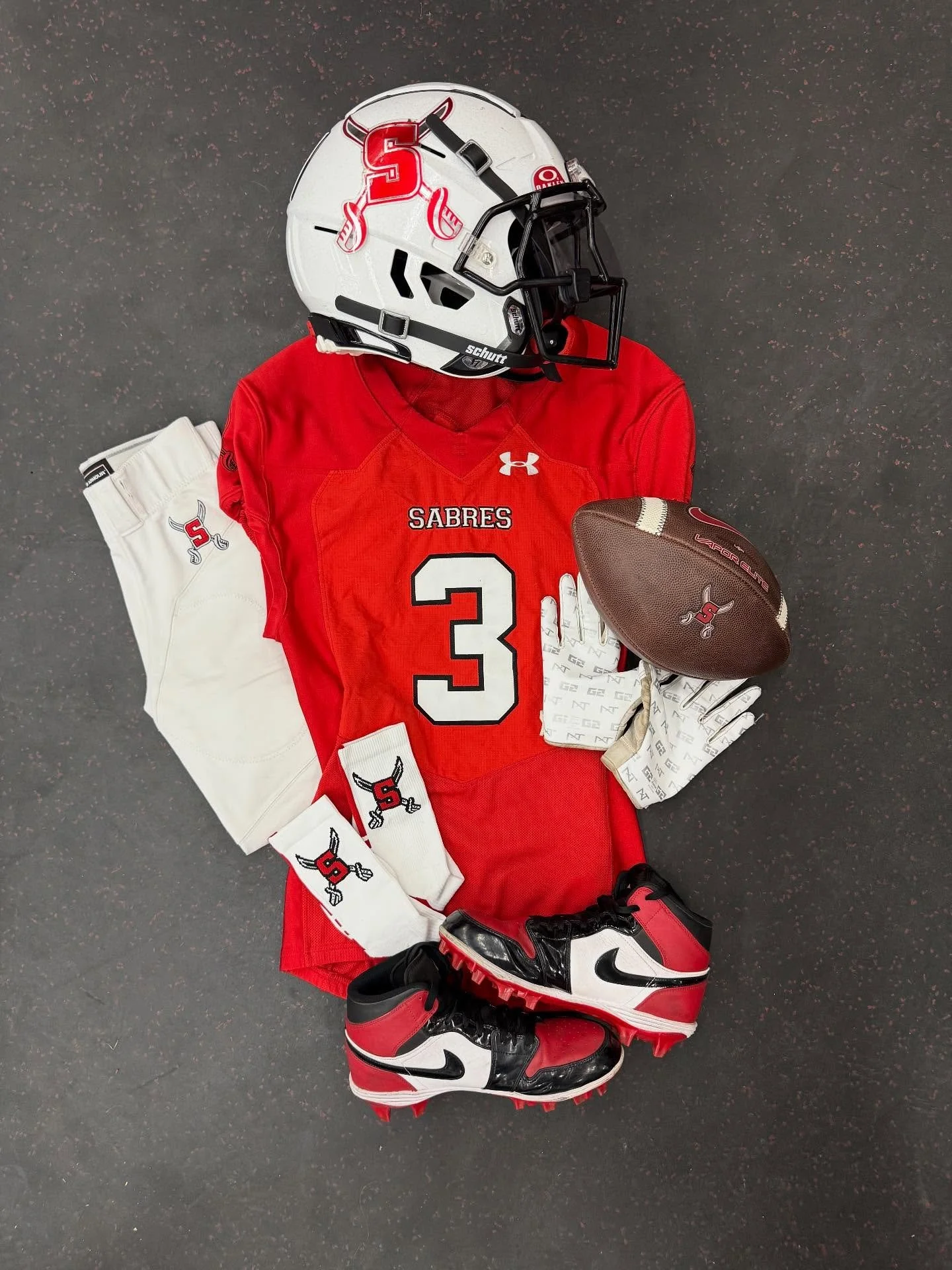 Junior Week 3: Homecoming.⚪️⚔️🔴
#SABREPRIDE🔴⚔️⚫️
#BOSS
#FAMILY
#PTS🗡️