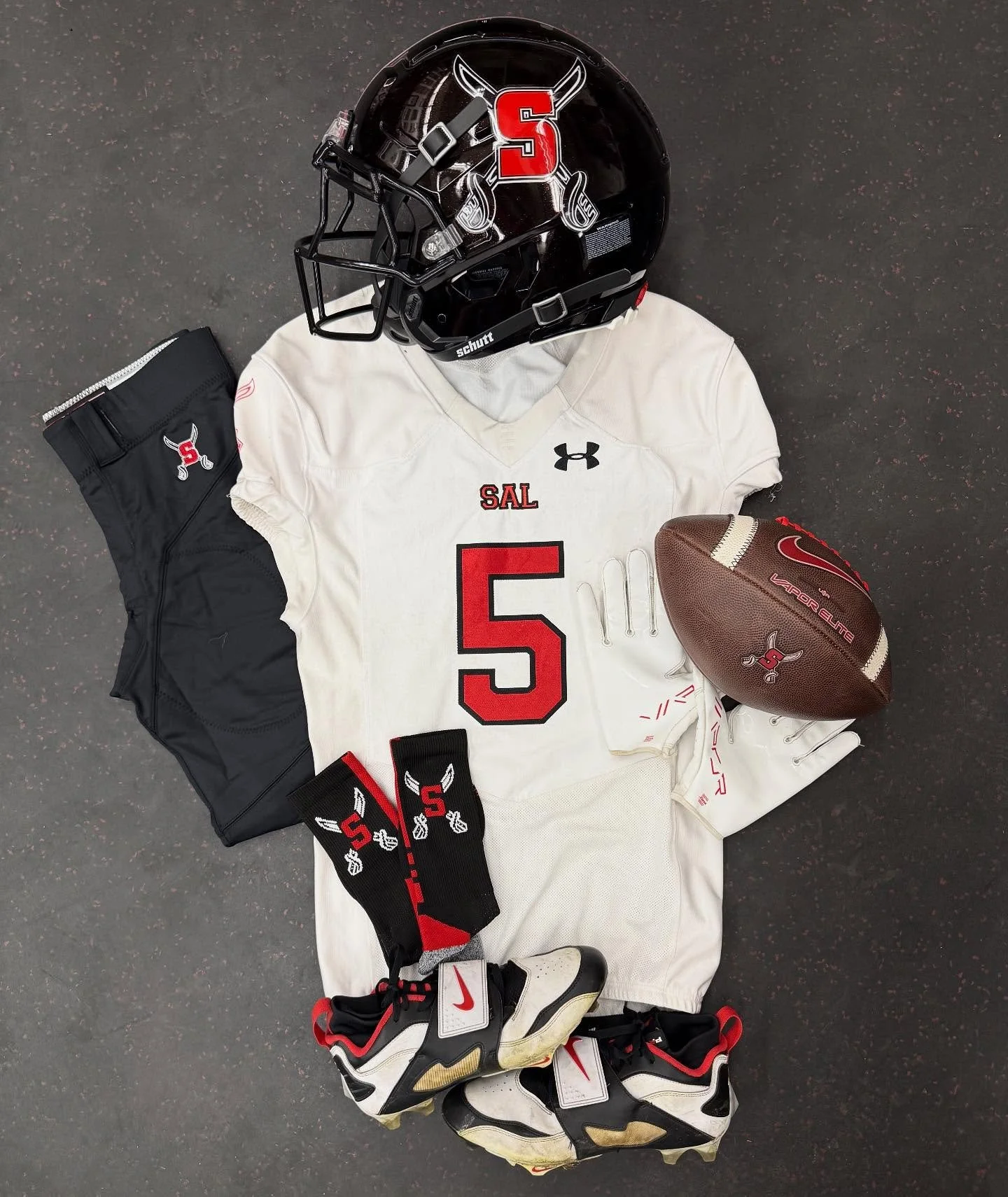 Week 5: On the road, representing Sabre Pride🔴⚔️⚫️
#SABREPRIDE🔴⚔️⚫️
#PTS🗡️
#ALLIN🔴⚔️⚫️