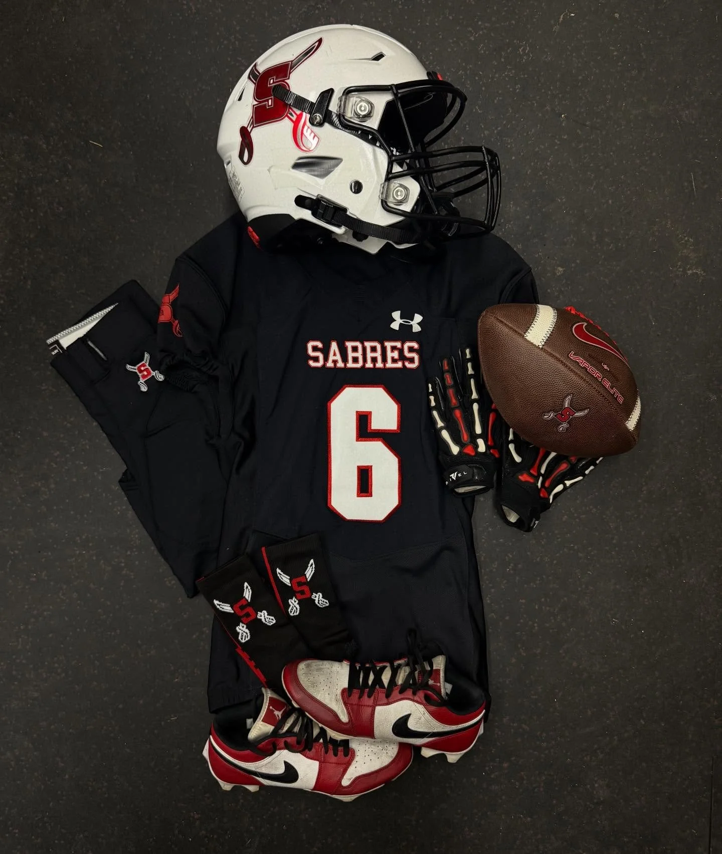 Division 1 City Final: ⚪️⚫️⚫️ B.O.S.S.

#SABREPRIDE🔴⚔️⚫️
#BOSS
#FAMILY
#PTS🗡️