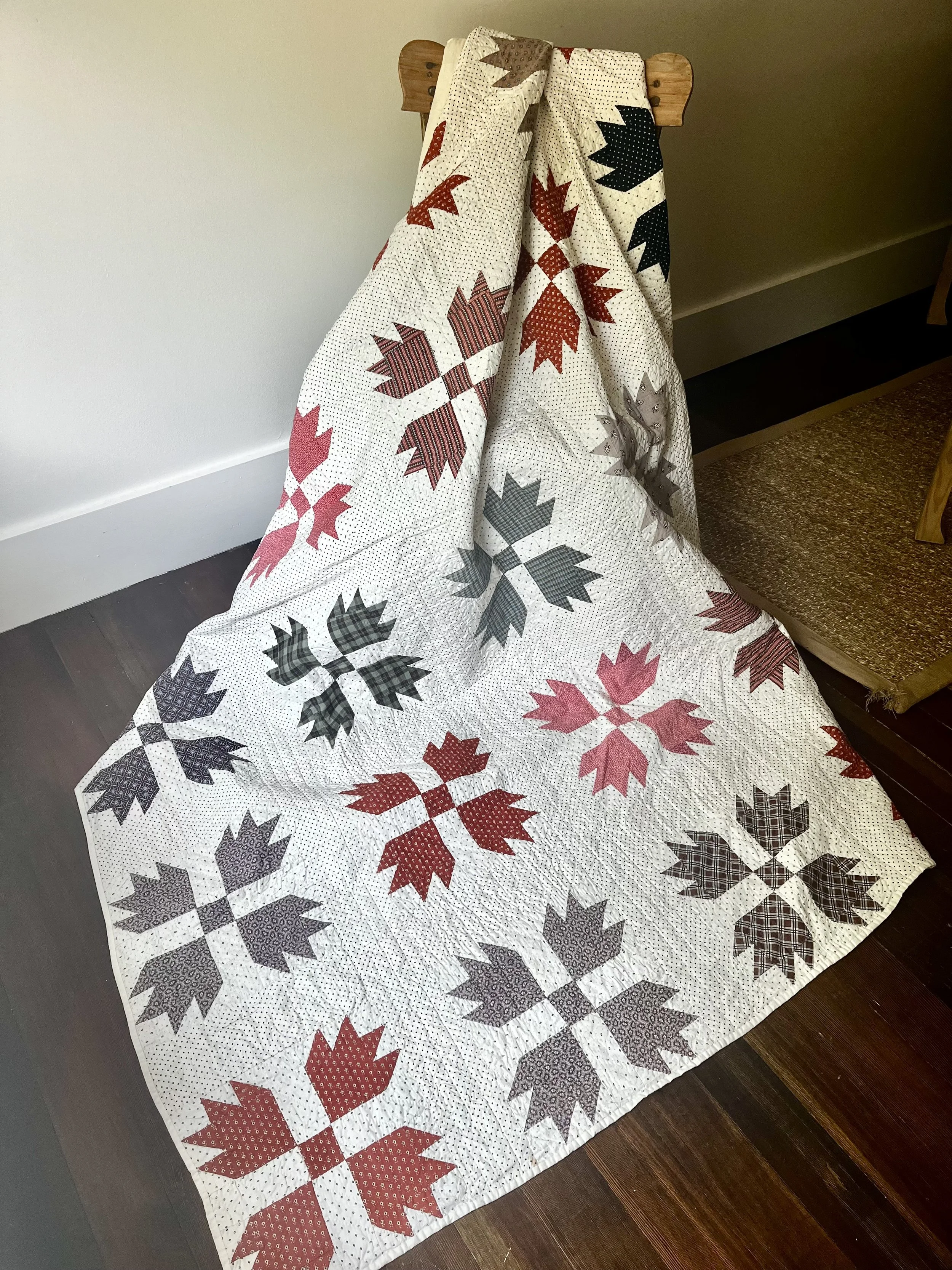Vintage Bear Paw/Turkey Tracks Handmade Antique Quilt