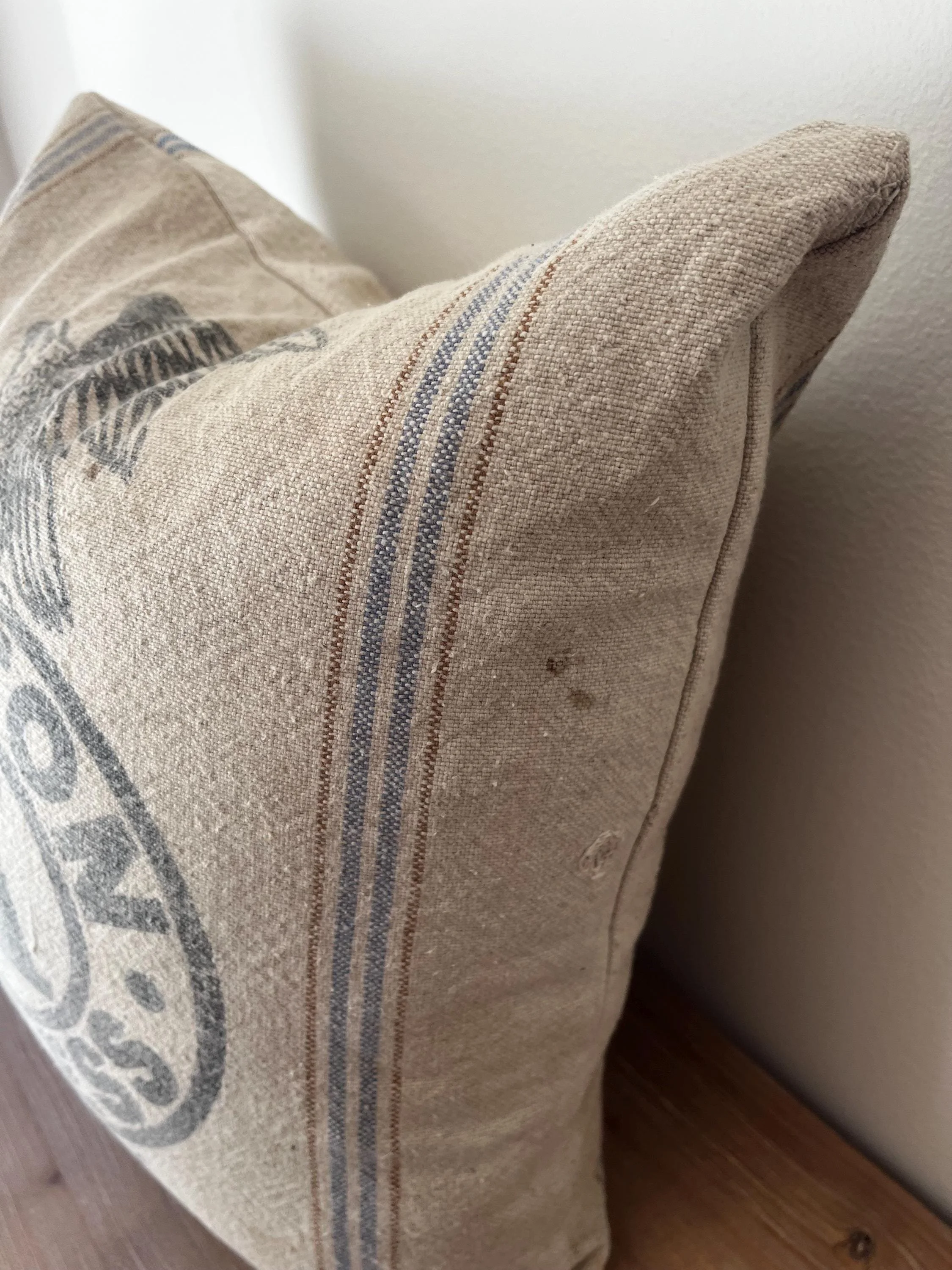 https://i.etsystatic.com/11614172/r/il/98d2ad/8142229341/il_fullxfull.8142229341_s9h7.jpg