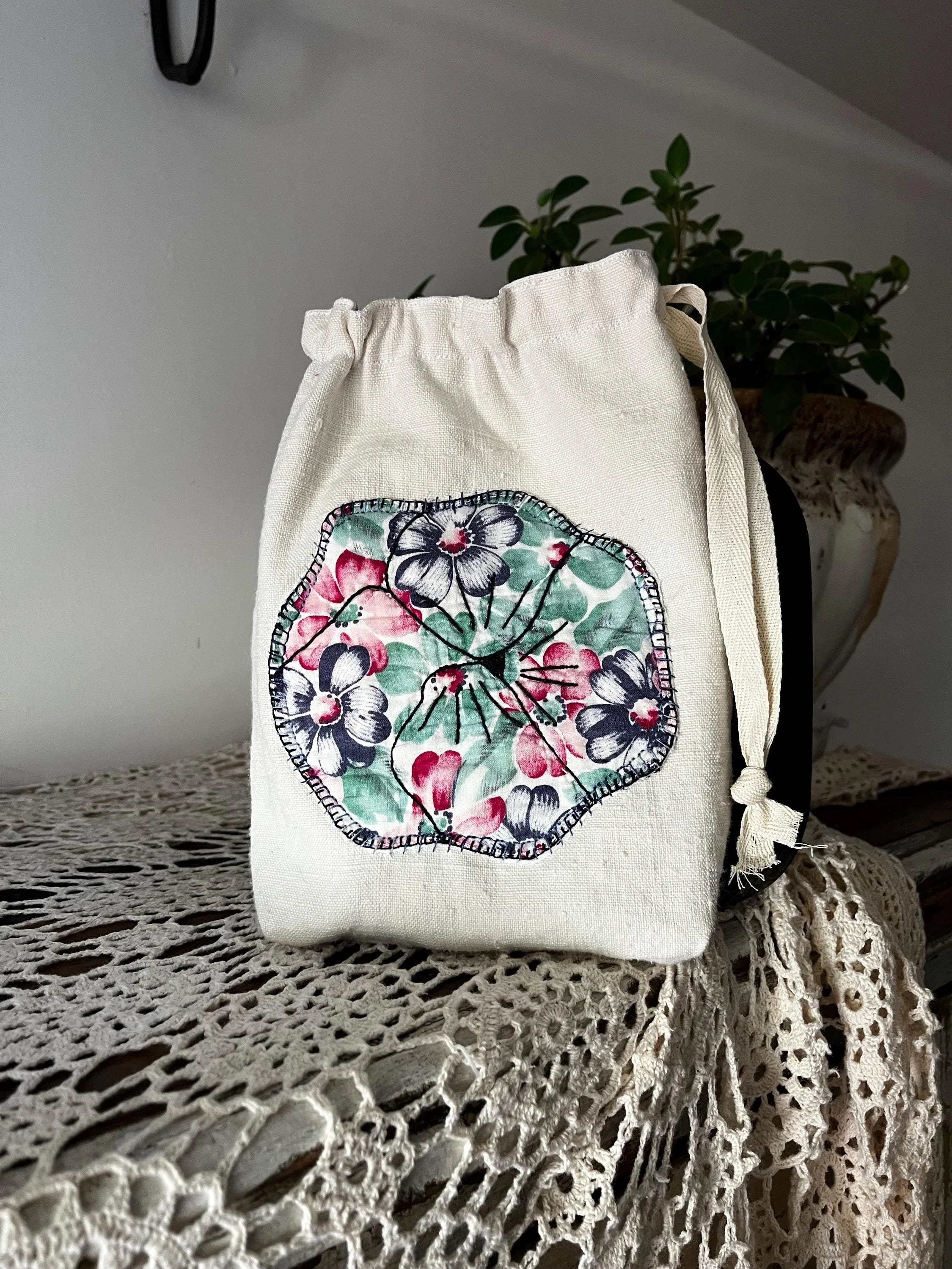 https://i.etsystatic.com/11614172/r/il/4eac49/8141386067/il_fullxfull.8141386067_lilu.jpg