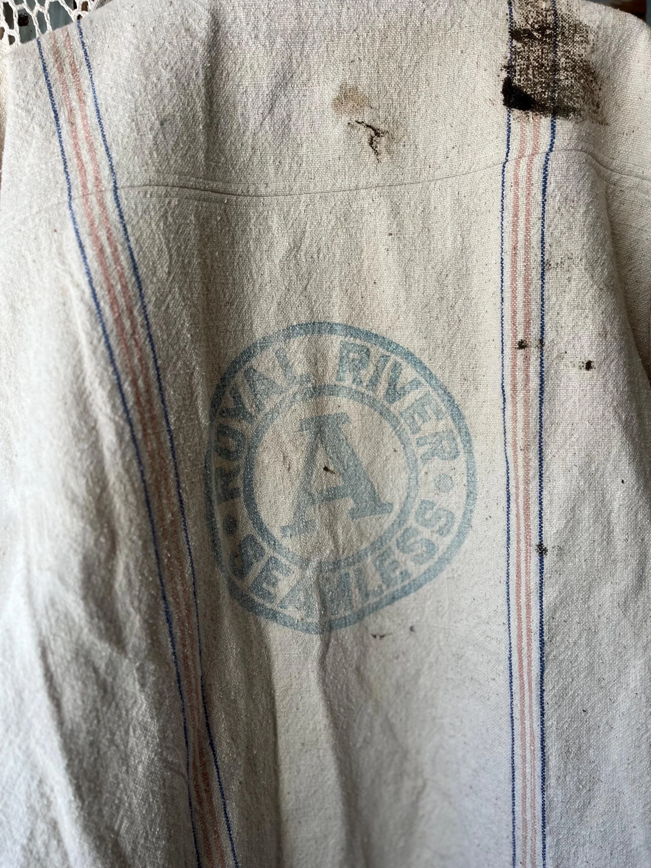 https://i.etsystatic.com/11614172/r/il/36d8d1/8094662284/il_fullxfull.8094662284_aoms.jpg